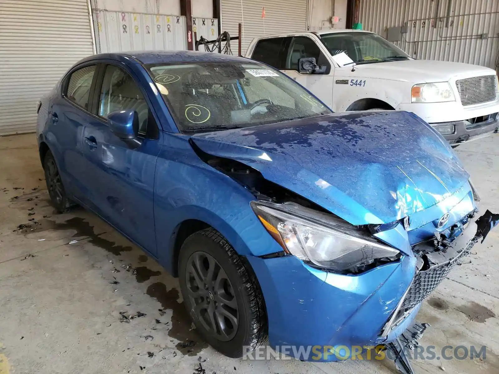 1 Photograph of a damaged car 3MYDLBYV0KY502327 TOYOTA YARIS 2019