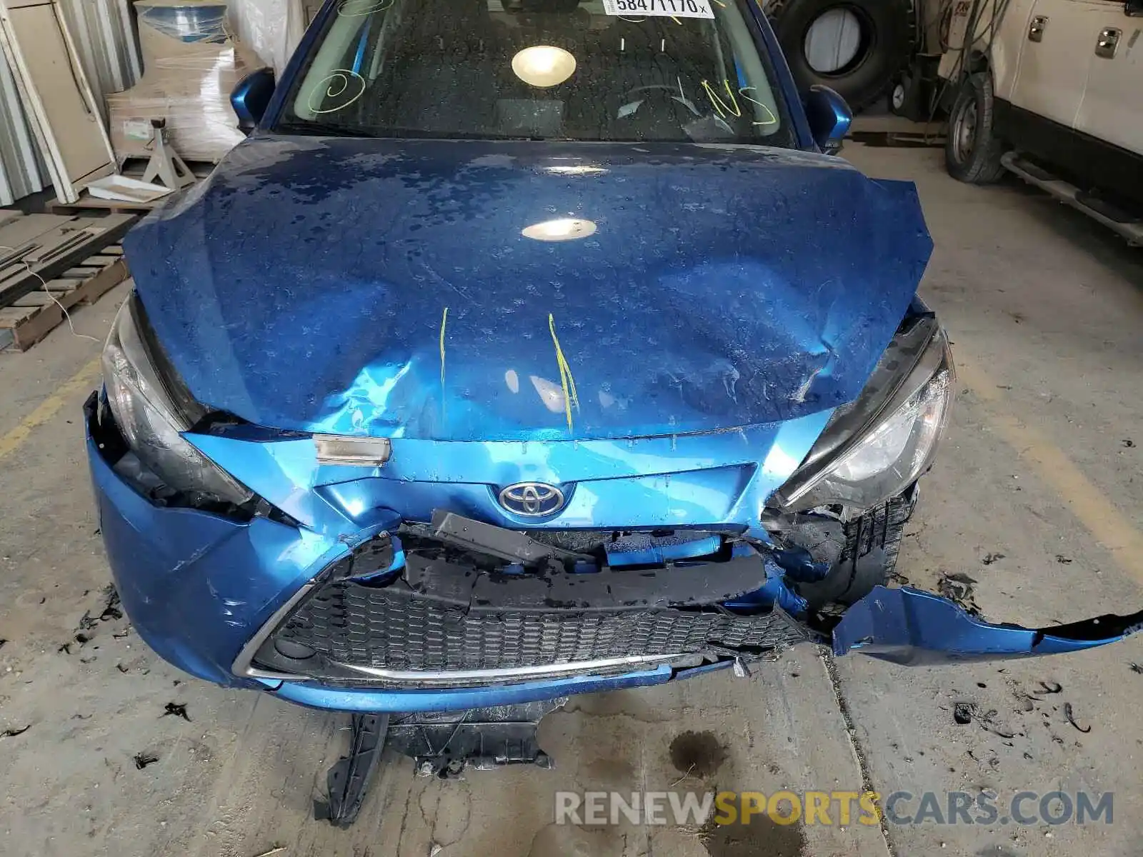 9 Photograph of a damaged car 3MYDLBYV0KY502327 TOYOTA YARIS 2019