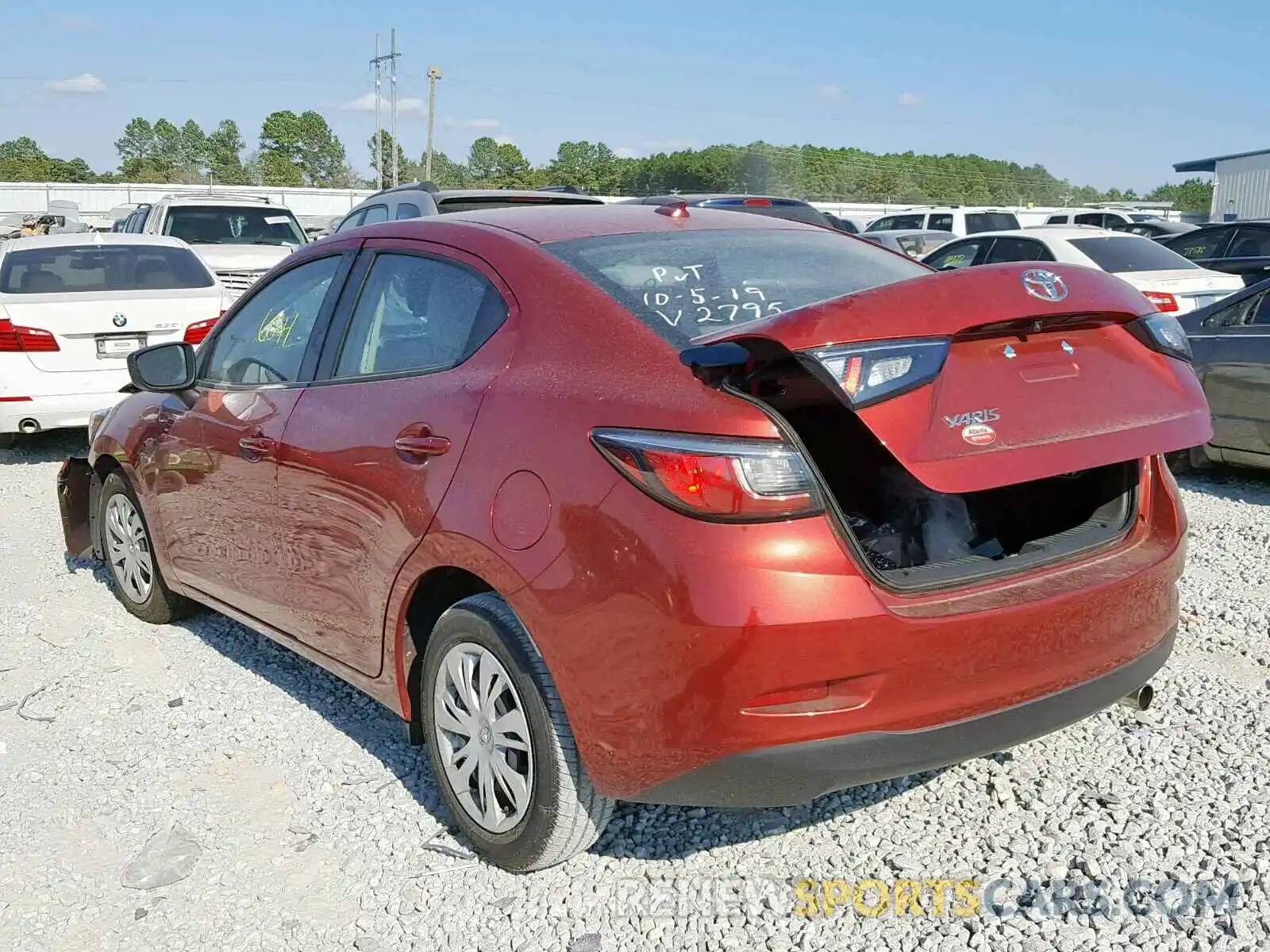 3 Photograph of a damaged car 3MYDLBYV0KY502795 TOYOTA YARIS 2019