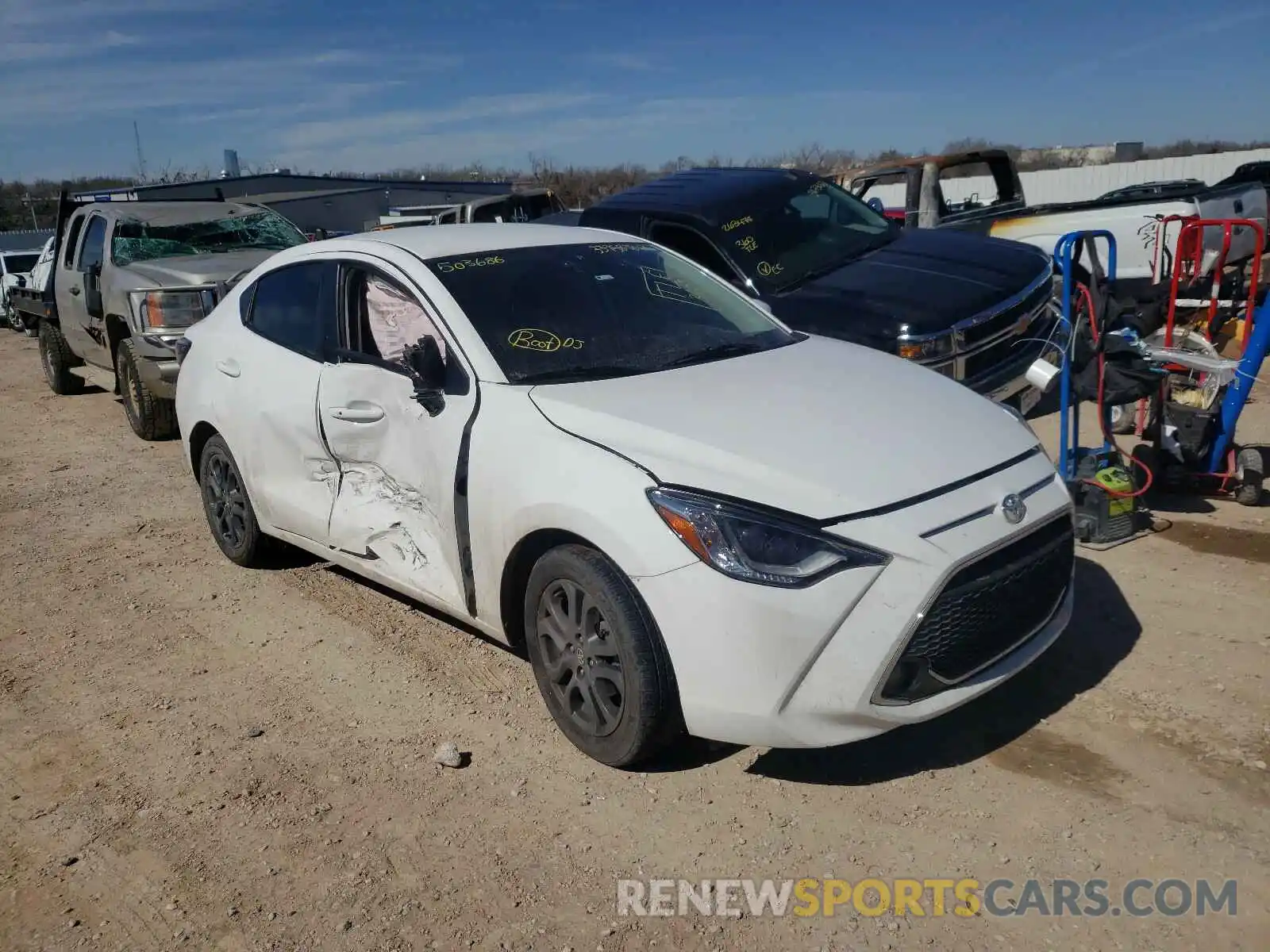 1 Photograph of a damaged car 3MYDLBYV0KY503686 TOYOTA YARIS 2019