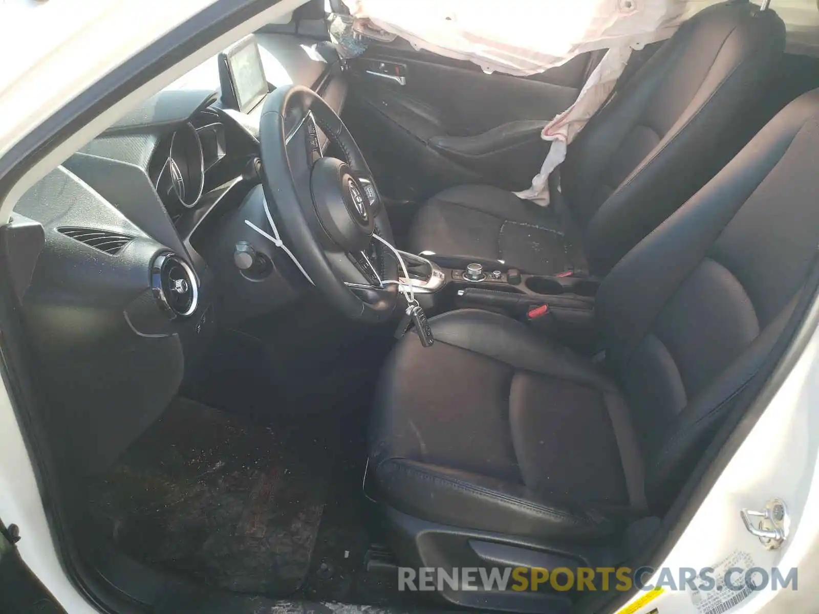 5 Photograph of a damaged car 3MYDLBYV0KY503686 TOYOTA YARIS 2019