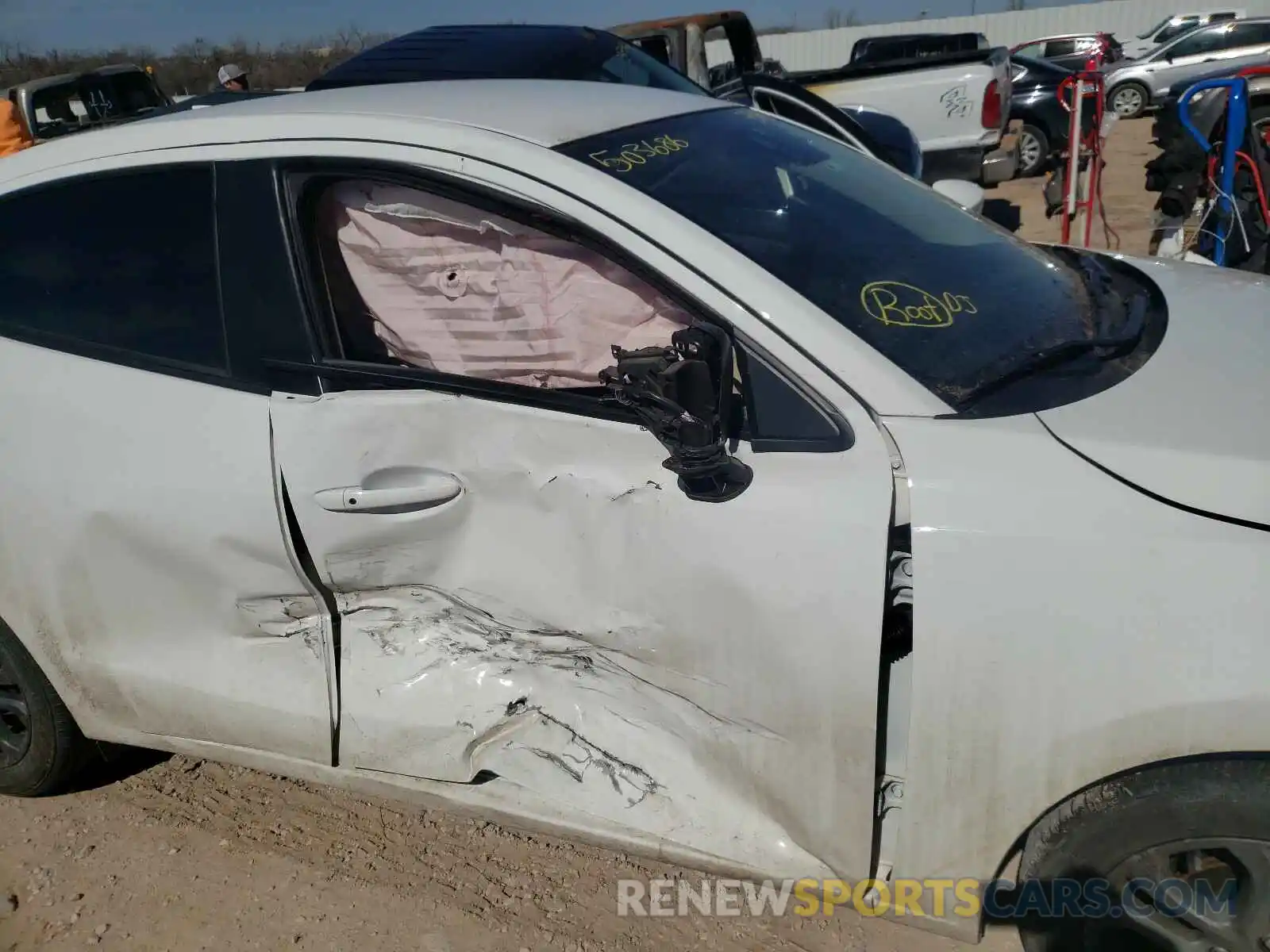 9 Photograph of a damaged car 3MYDLBYV0KY503686 TOYOTA YARIS 2019