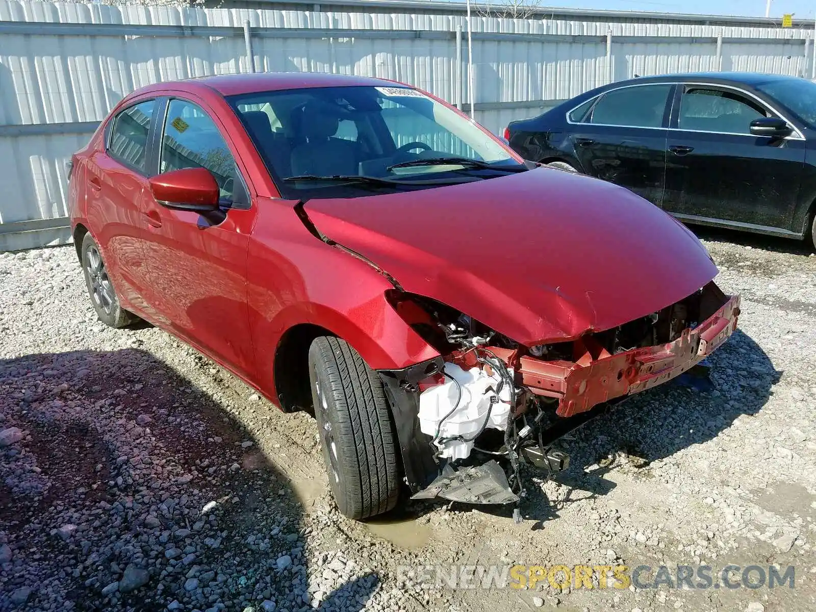 1 Photograph of a damaged car 3MYDLBYV0KY504188 TOYOTA YARIS 2019