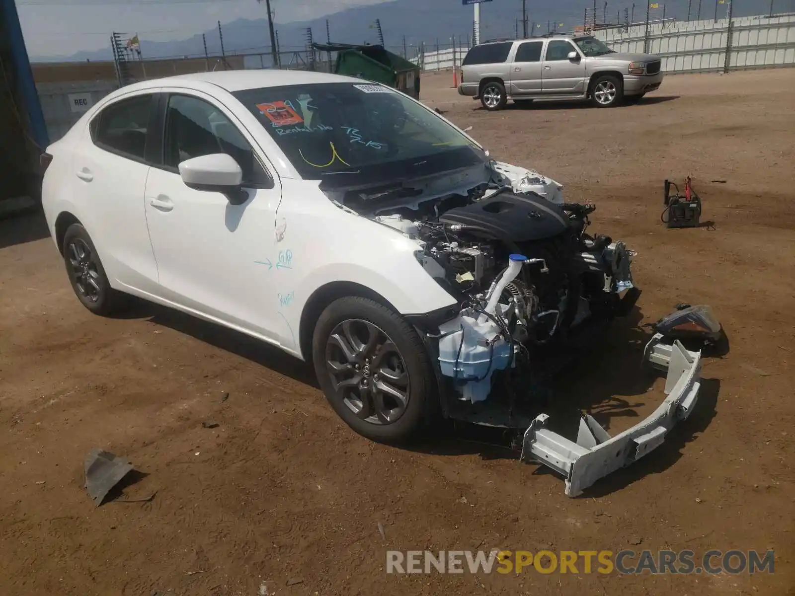 1 Photograph of a damaged car 3MYDLBYV0KY505048 TOYOTA YARIS 2019