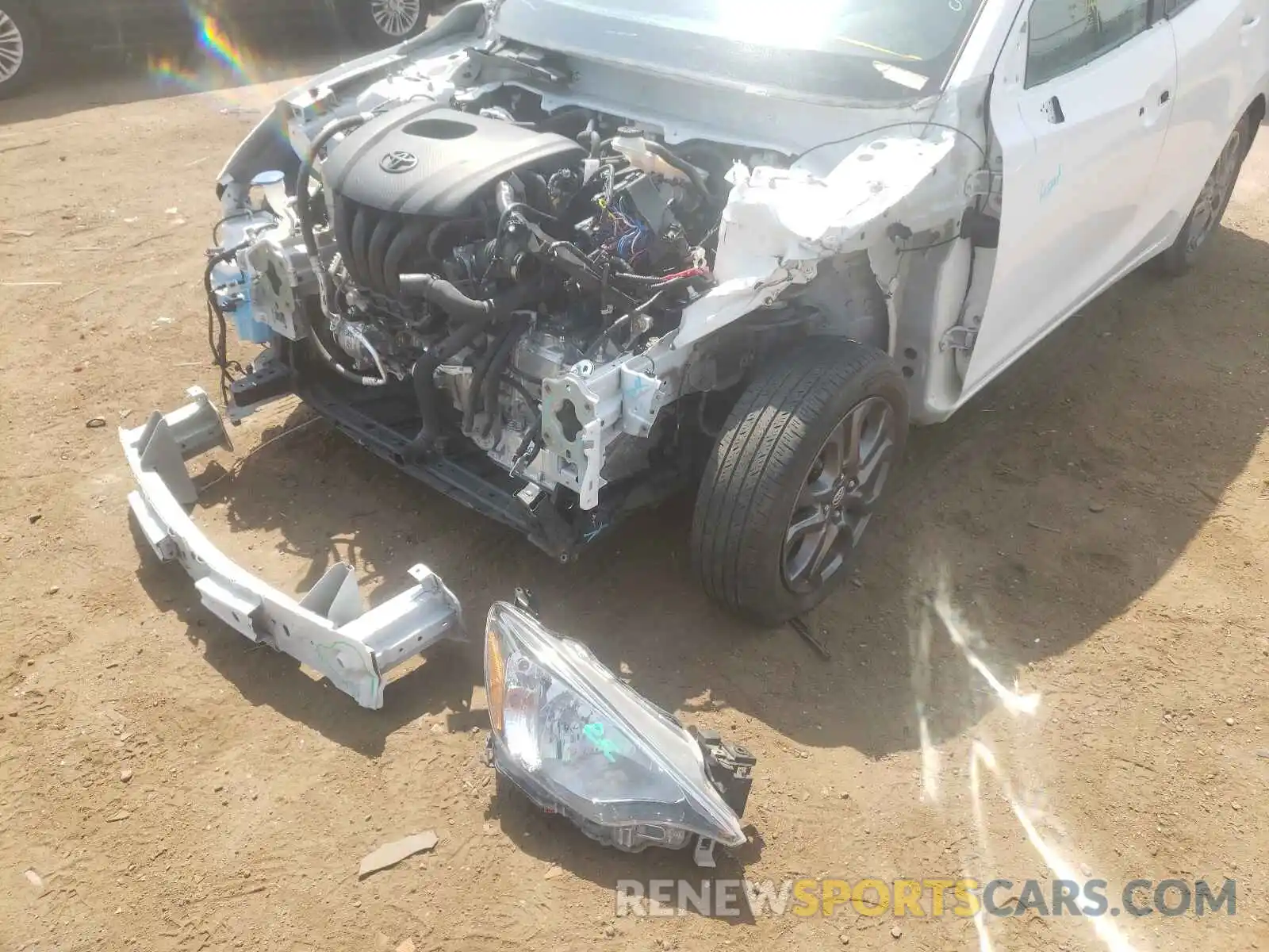 9 Photograph of a damaged car 3MYDLBYV0KY505048 TOYOTA YARIS 2019