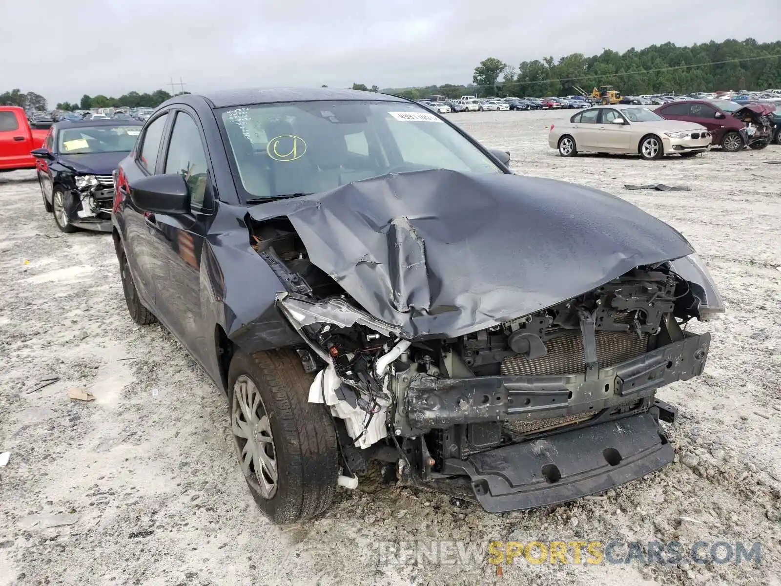 1 Photograph of a damaged car 3MYDLBYV0KY505325 TOYOTA YARIS 2019