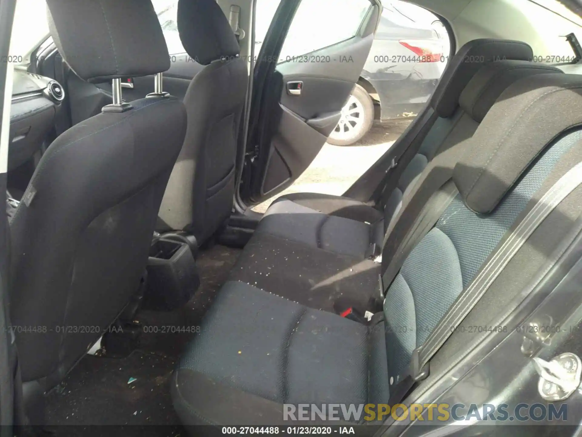 8 Photograph of a damaged car 3MYDLBYV0KY511920 TOYOTA YARIS 2019