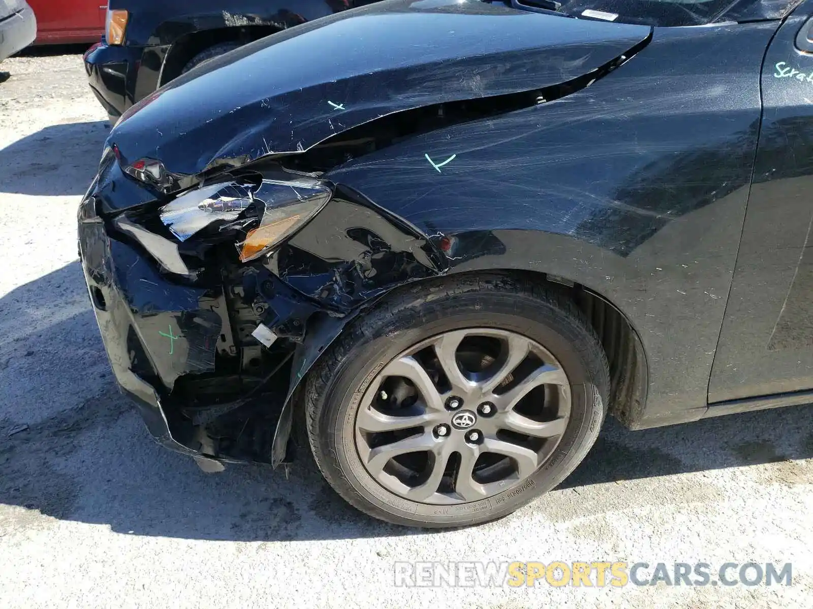 9 Photograph of a damaged car 3MYDLBYV0KY516454 TOYOTA YARIS 2019