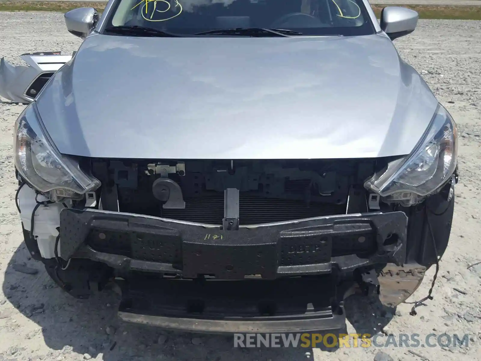 9 Photograph of a damaged car 3MYDLBYV0KY516793 TOYOTA YARIS 2019