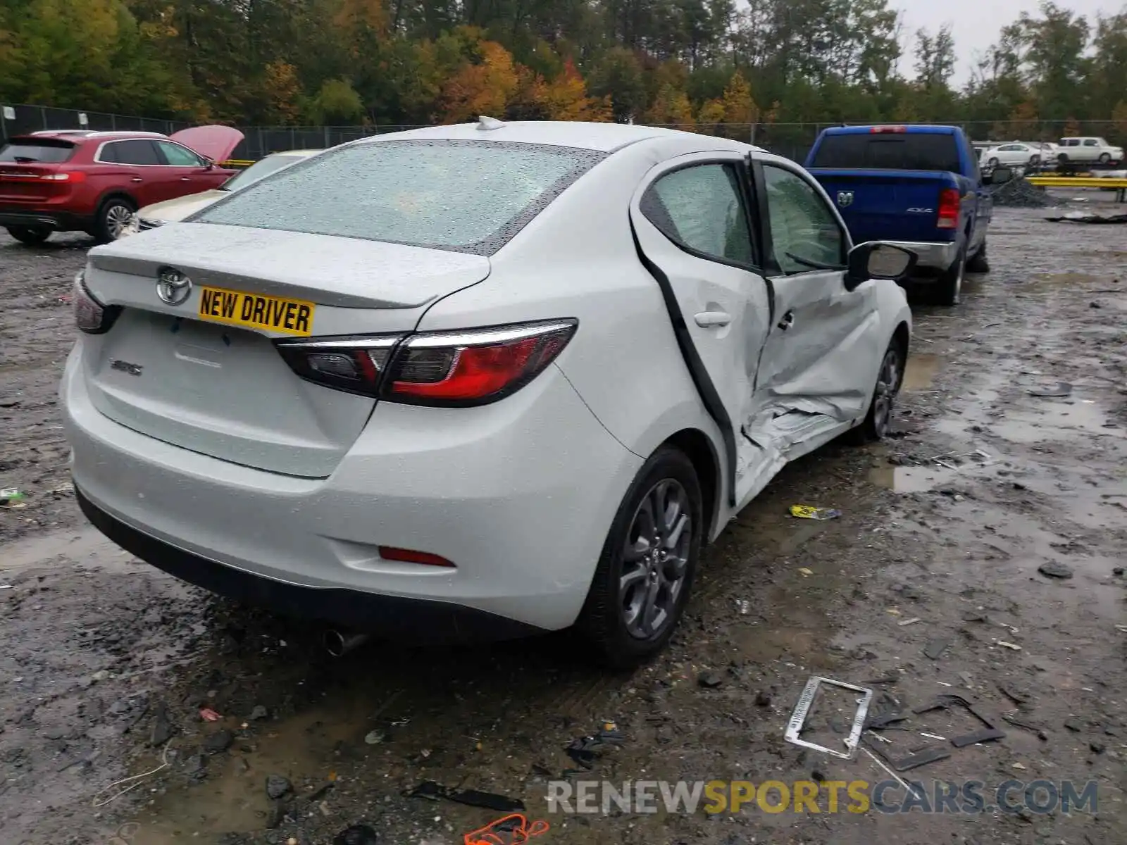 4 Photograph of a damaged car 3MYDLBYV0KY519161 TOYOTA YARIS 2019