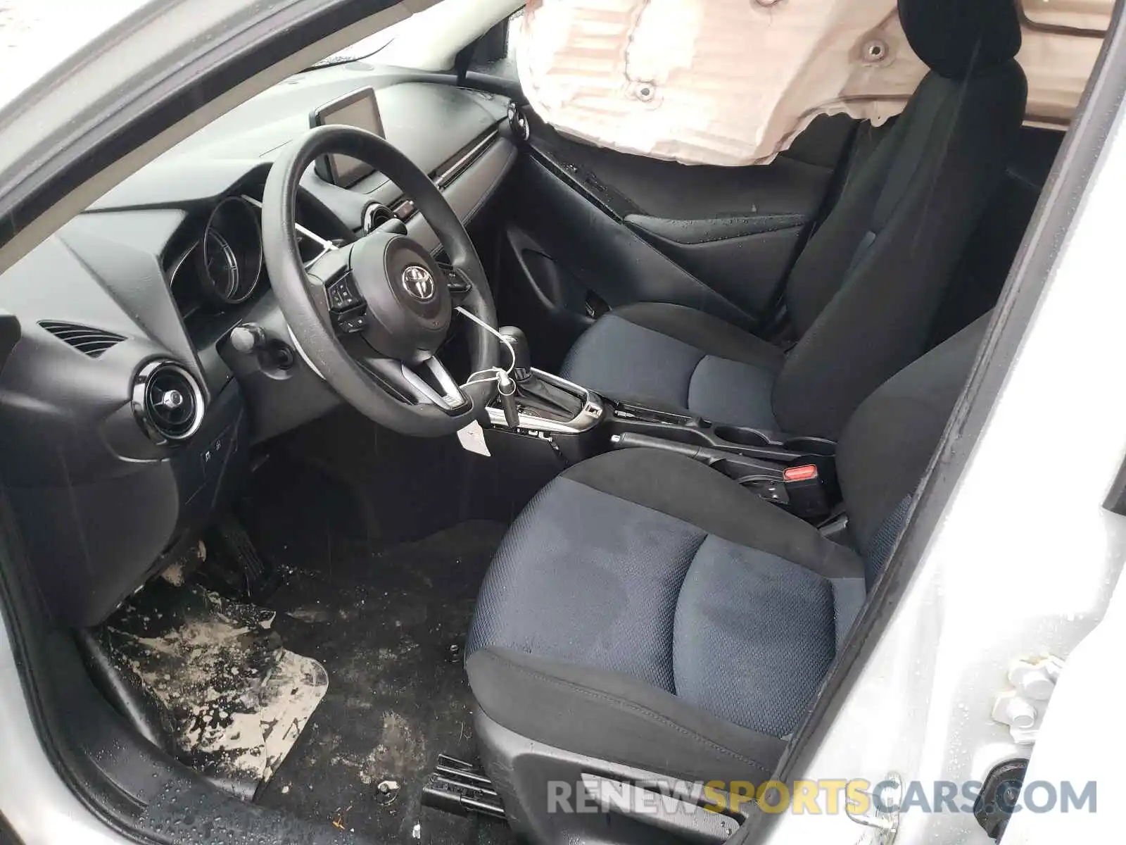 5 Photograph of a damaged car 3MYDLBYV0KY519161 TOYOTA YARIS 2019