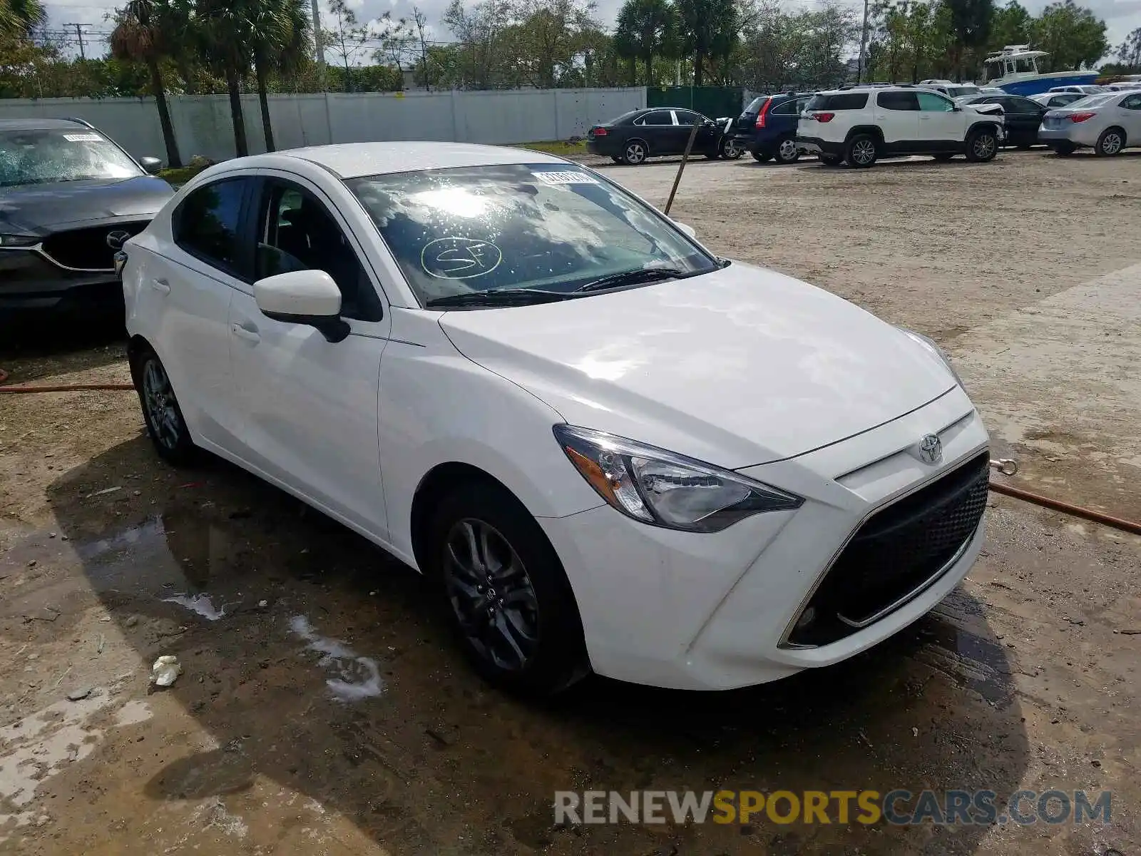 1 Photograph of a damaged car 3MYDLBYV0KY520312 TOYOTA YARIS 2019