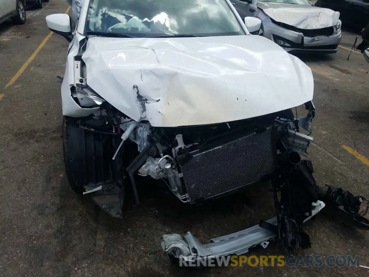 9 Photograph of a damaged car 3MYDLBYV0KY521413 TOYOTA YARIS 2019