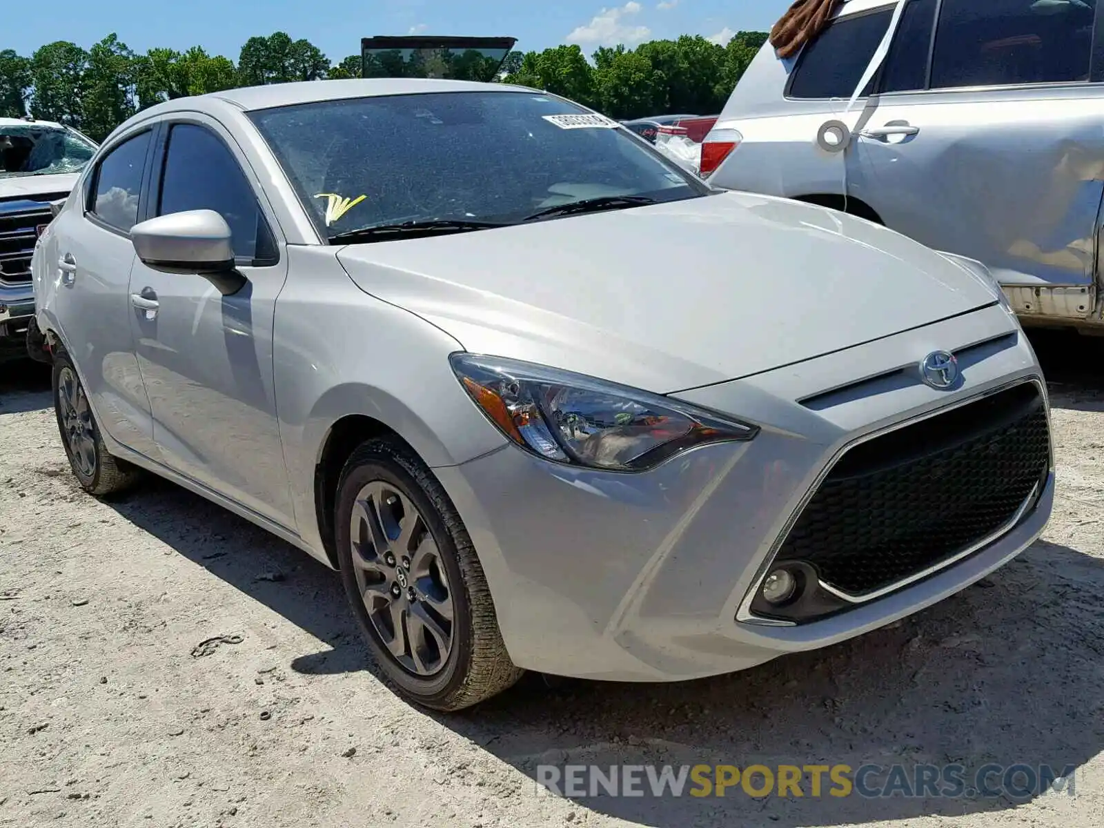 1 Photograph of a damaged car 3MYDLBYV0KY521587 TOYOTA YARIS 2019