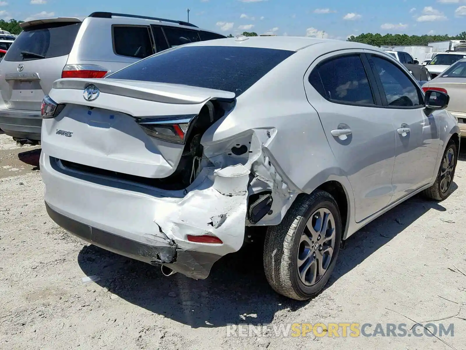 4 Photograph of a damaged car 3MYDLBYV0KY521587 TOYOTA YARIS 2019