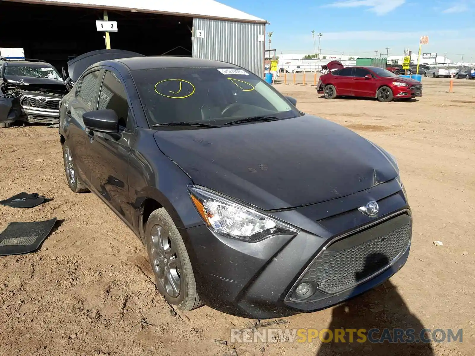 1 Photograph of a damaged car 3MYDLBYV0KY521623 TOYOTA YARIS 2019