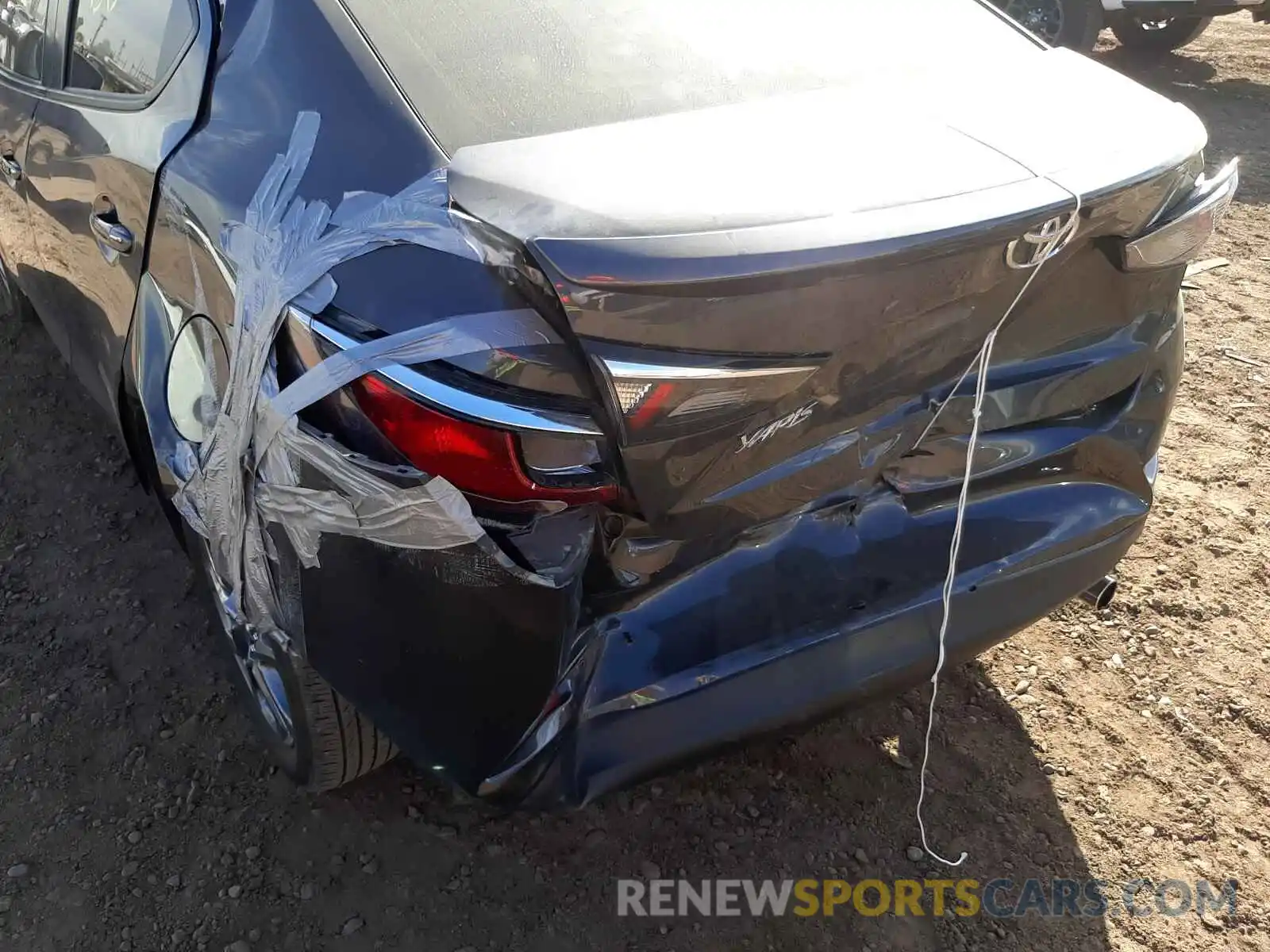 9 Photograph of a damaged car 3MYDLBYV0KY521623 TOYOTA YARIS 2019