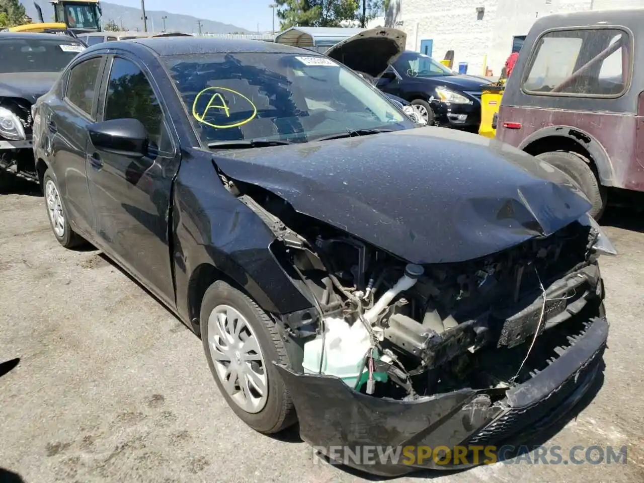 1 Photograph of a damaged car 3MYDLBYV0KY522268 TOYOTA YARIS 2019