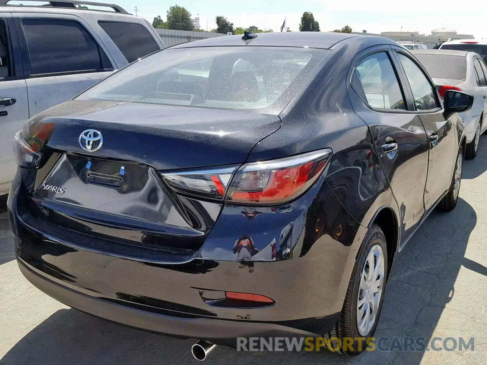 4 Photograph of a damaged car 3MYDLBYV0KY522609 TOYOTA YARIS 2019