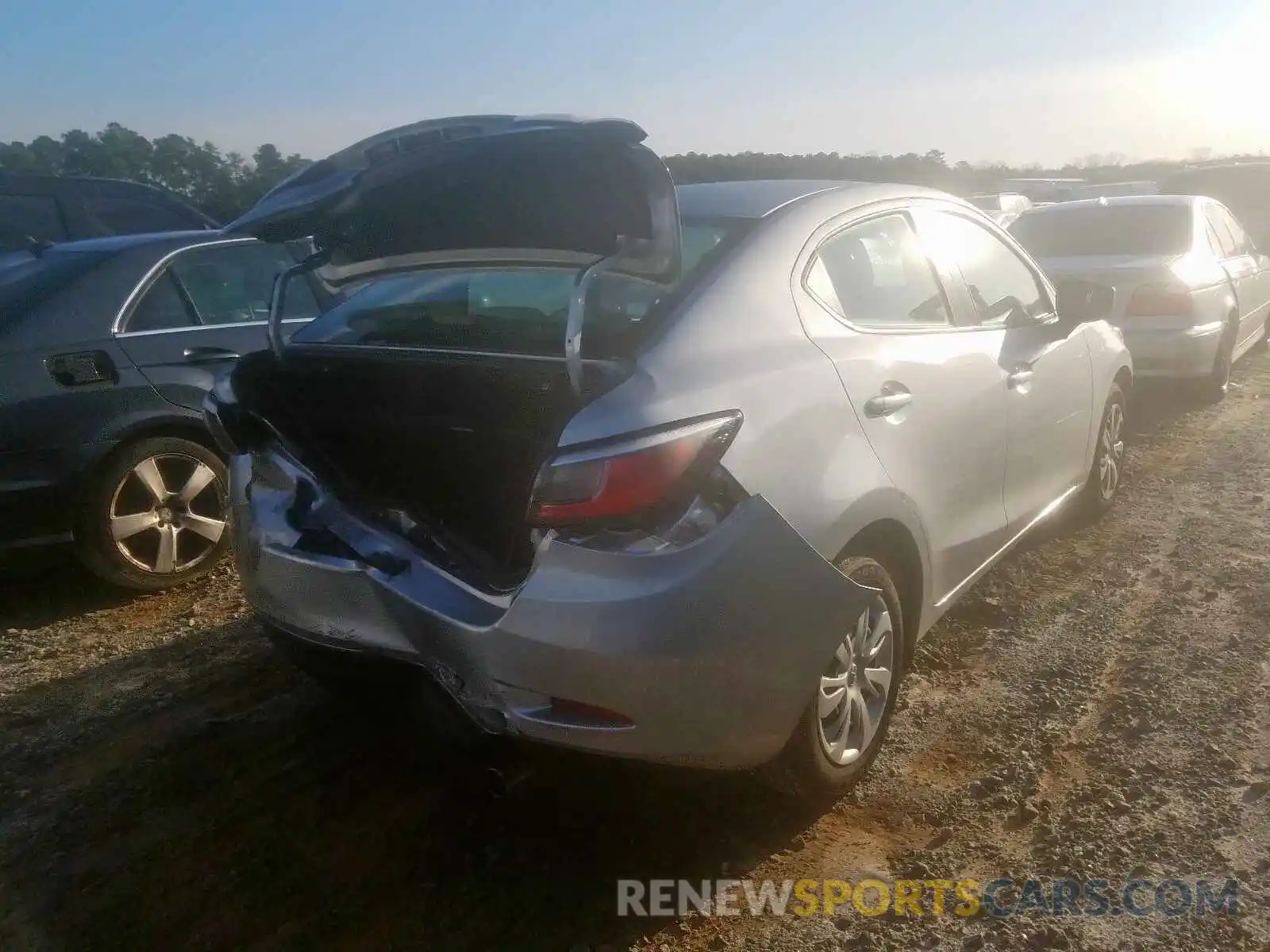 4 Photograph of a damaged car 3MYDLBYV0KY523114 TOYOTA YARIS 2019