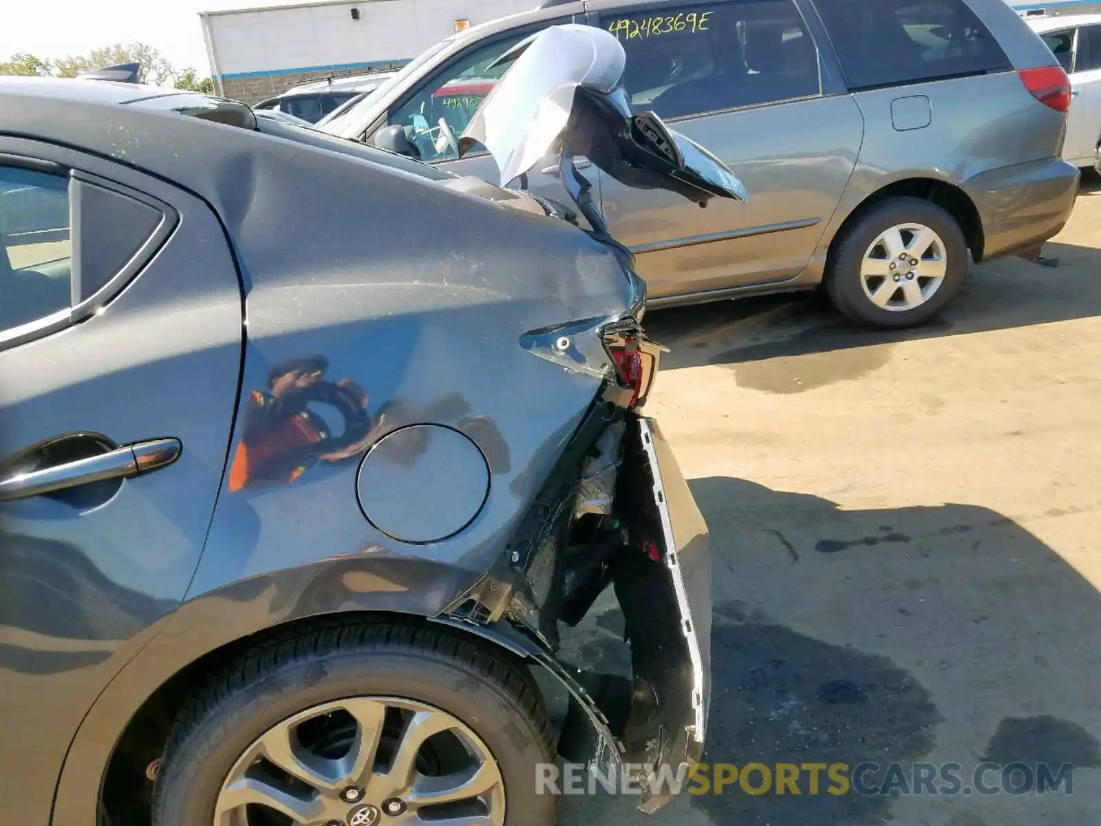 9 Photograph of a damaged car 3MYDLBYV0KY523338 TOYOTA YARIS 2019