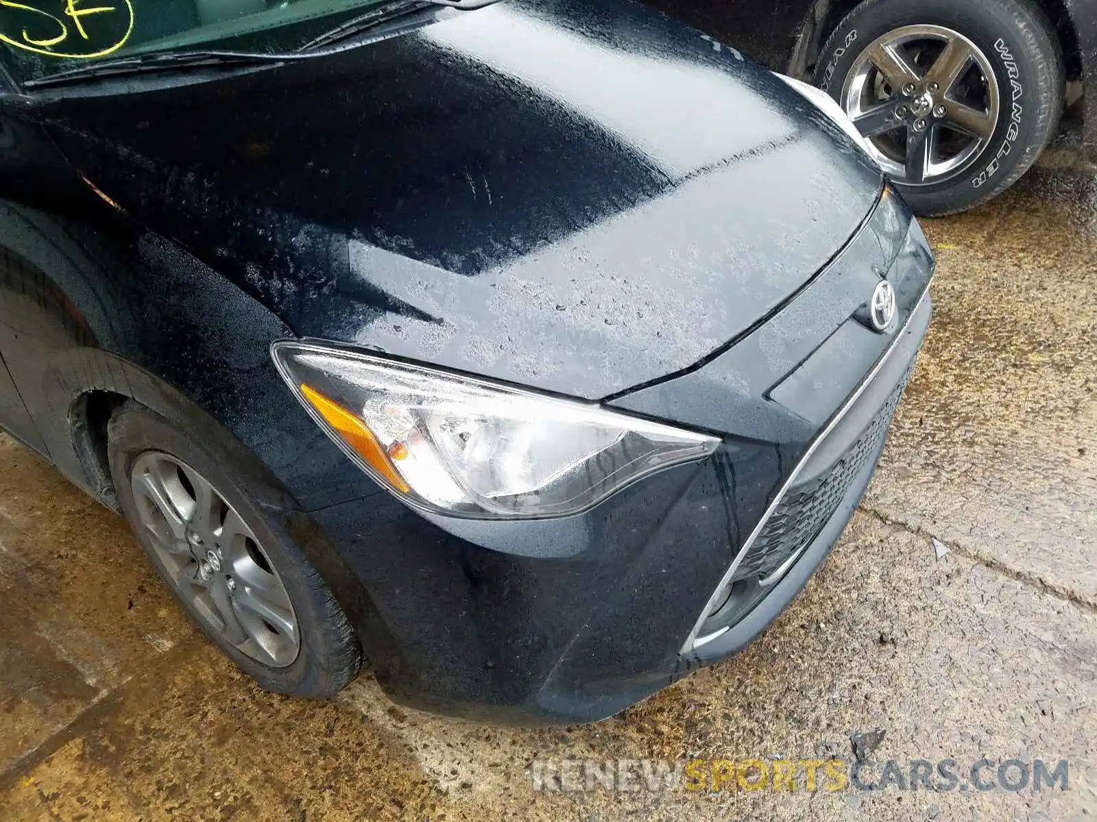 9 Photograph of a damaged car 3MYDLBYV0KY524912 TOYOTA YARIS 2019