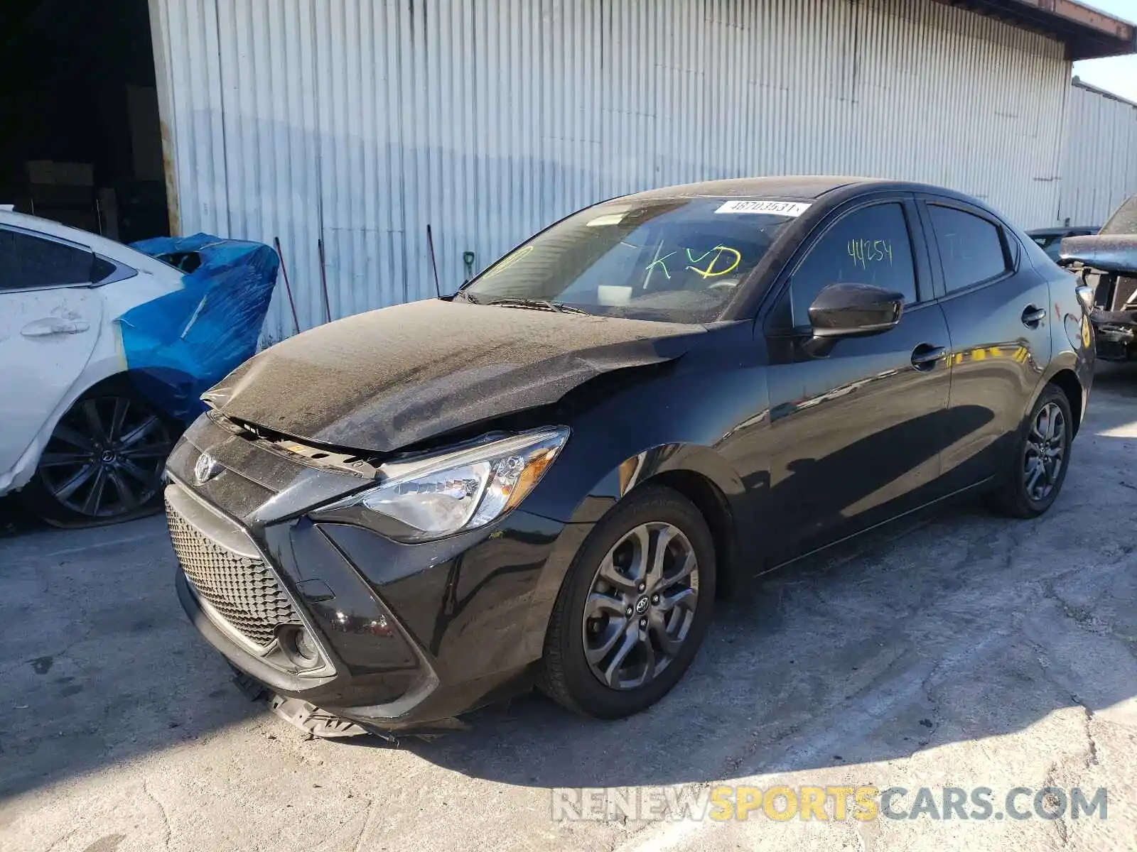 2 Photograph of a damaged car 3MYDLBYV0KY525025 TOYOTA YARIS 2019