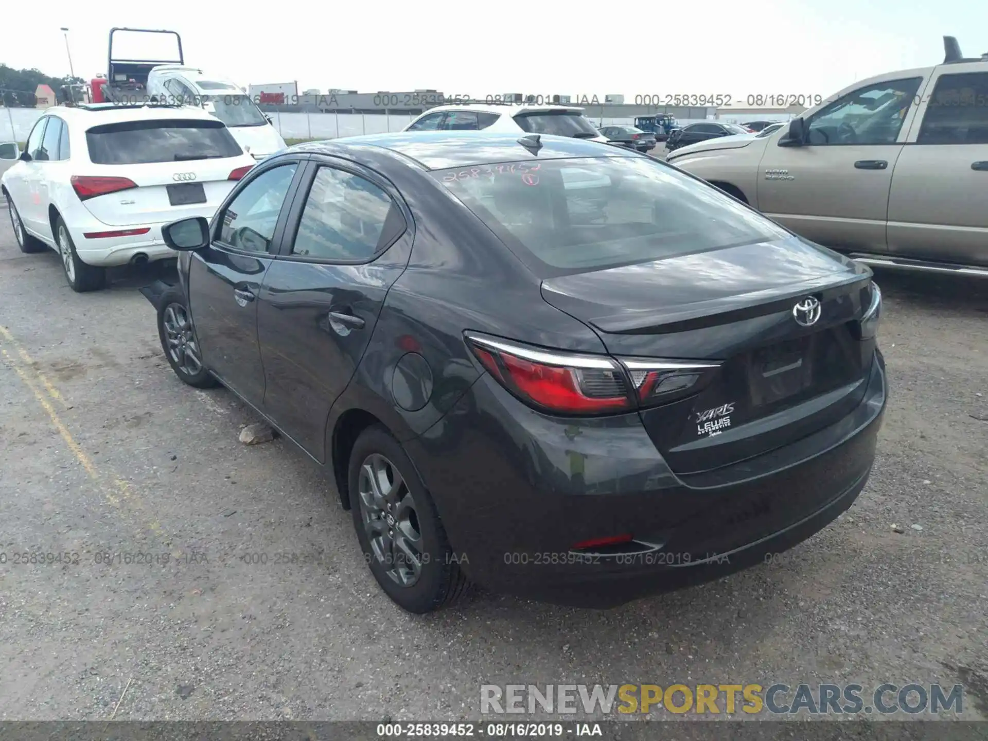 3 Photograph of a damaged car 3MYDLBYV0KY527289 TOYOTA YARIS 2019