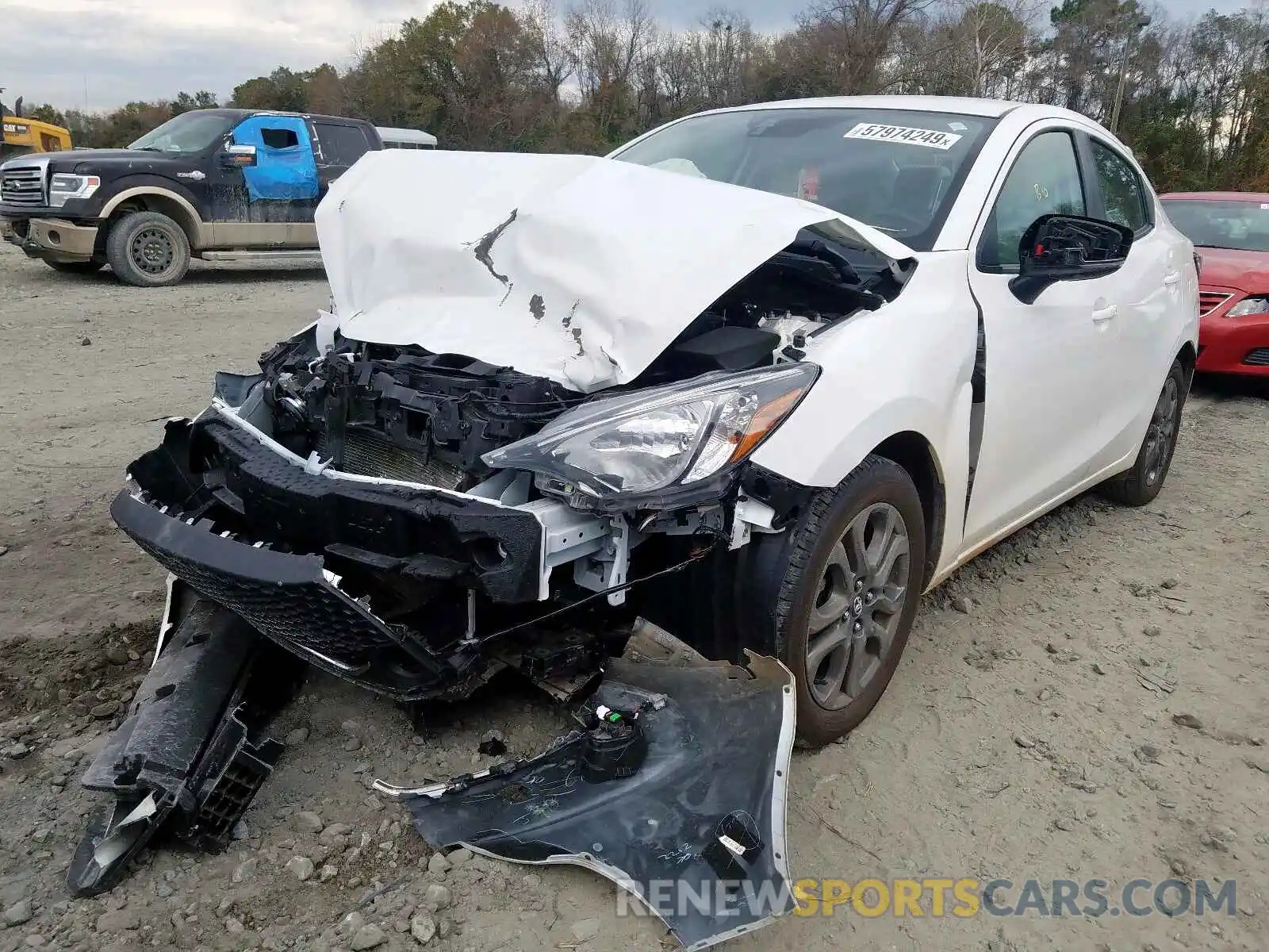 2 Photograph of a damaged car 3MYDLBYV0KY528409 TOYOTA YARIS 2019