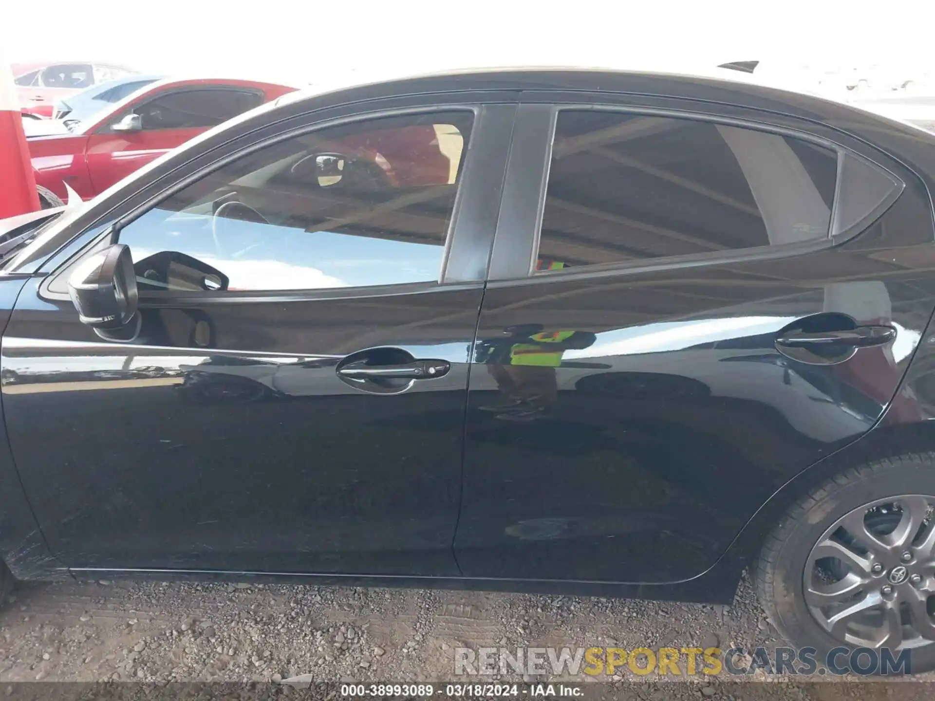 14 Photograph of a damaged car 3MYDLBYV0KY528832 TOYOTA YARIS 2019