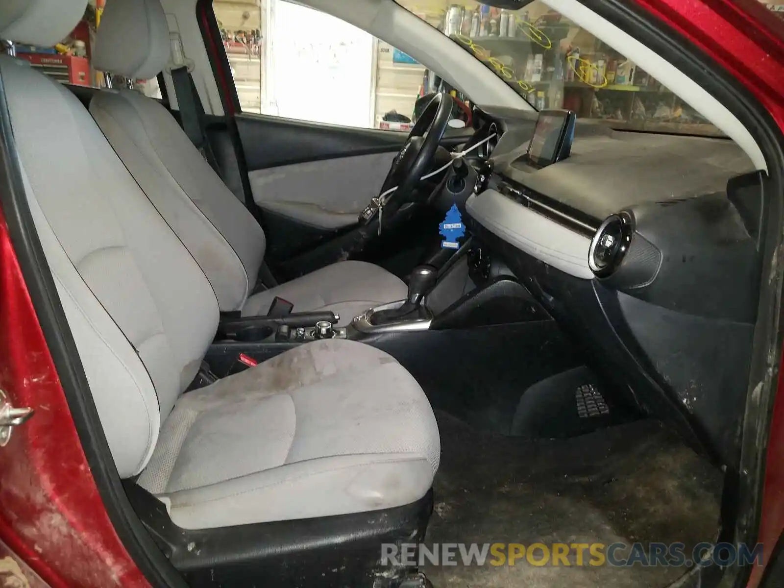 5 Photograph of a damaged car 3MYDLBYV1KY503115 TOYOTA YARIS 2019