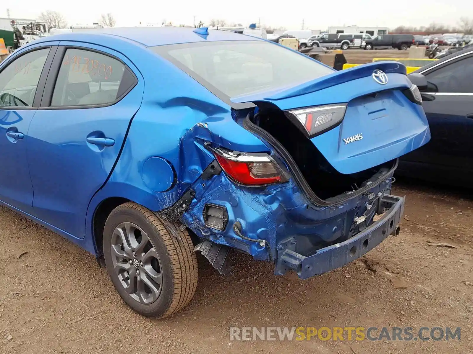 9 Photograph of a damaged car 3MYDLBYV1KY504815 TOYOTA YARIS 2019