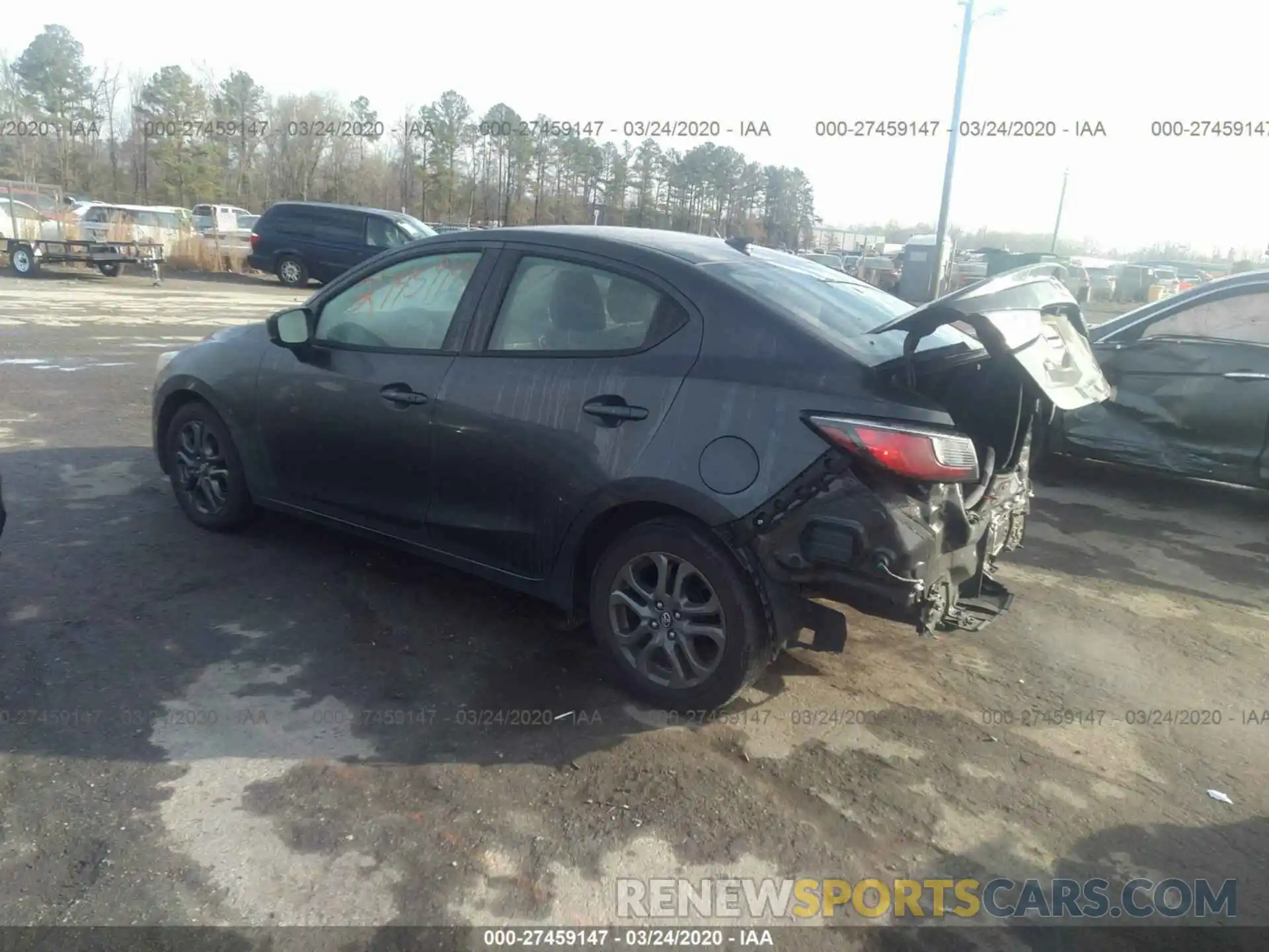 3 Фотография поврежденного автомобиля 3MYDLBYV1KY505365 TOYOTA YARIS 2019