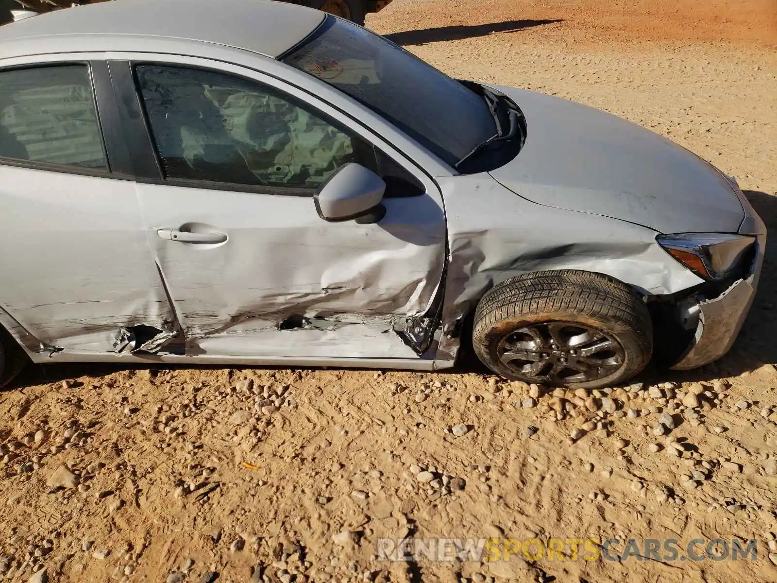 9 Photograph of a damaged car 3MYDLBYV1KY507679 TOYOTA YARIS 2019