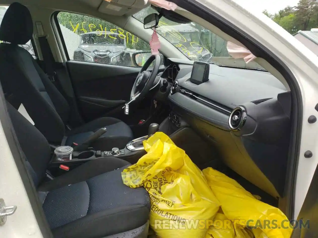 5 Photograph of a damaged car 3MYDLBYV1KY509528 TOYOTA YARIS 2019