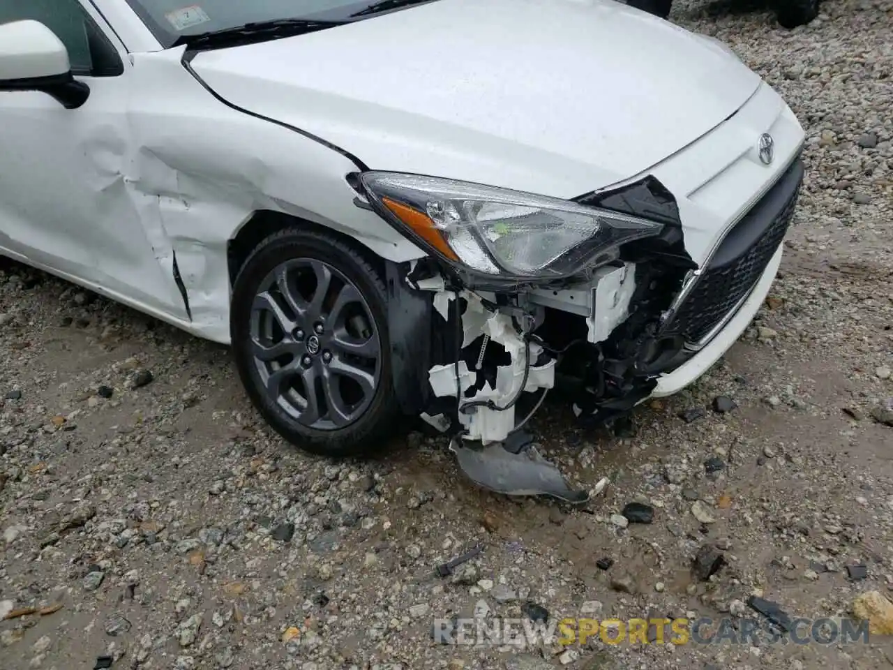 9 Photograph of a damaged car 3MYDLBYV1KY509528 TOYOTA YARIS 2019