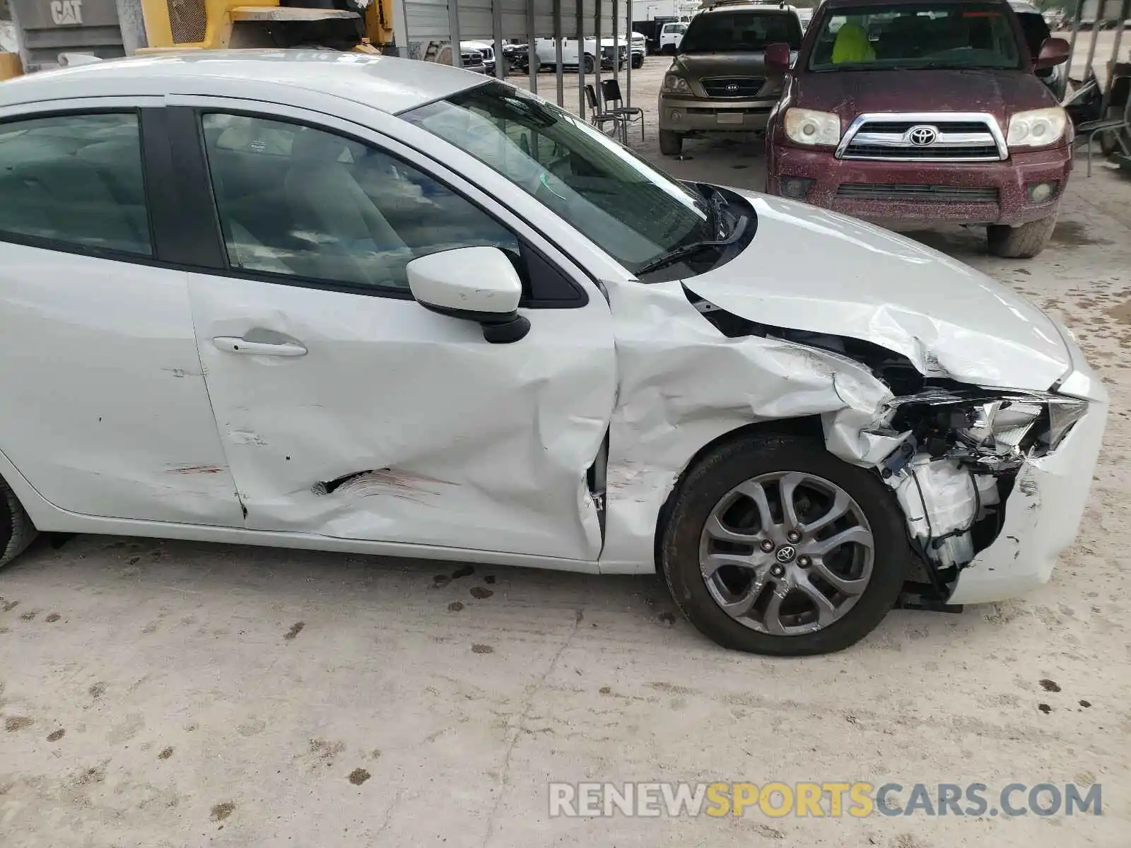 9 Photograph of a damaged car 3MYDLBYV1KY510517 TOYOTA YARIS 2019