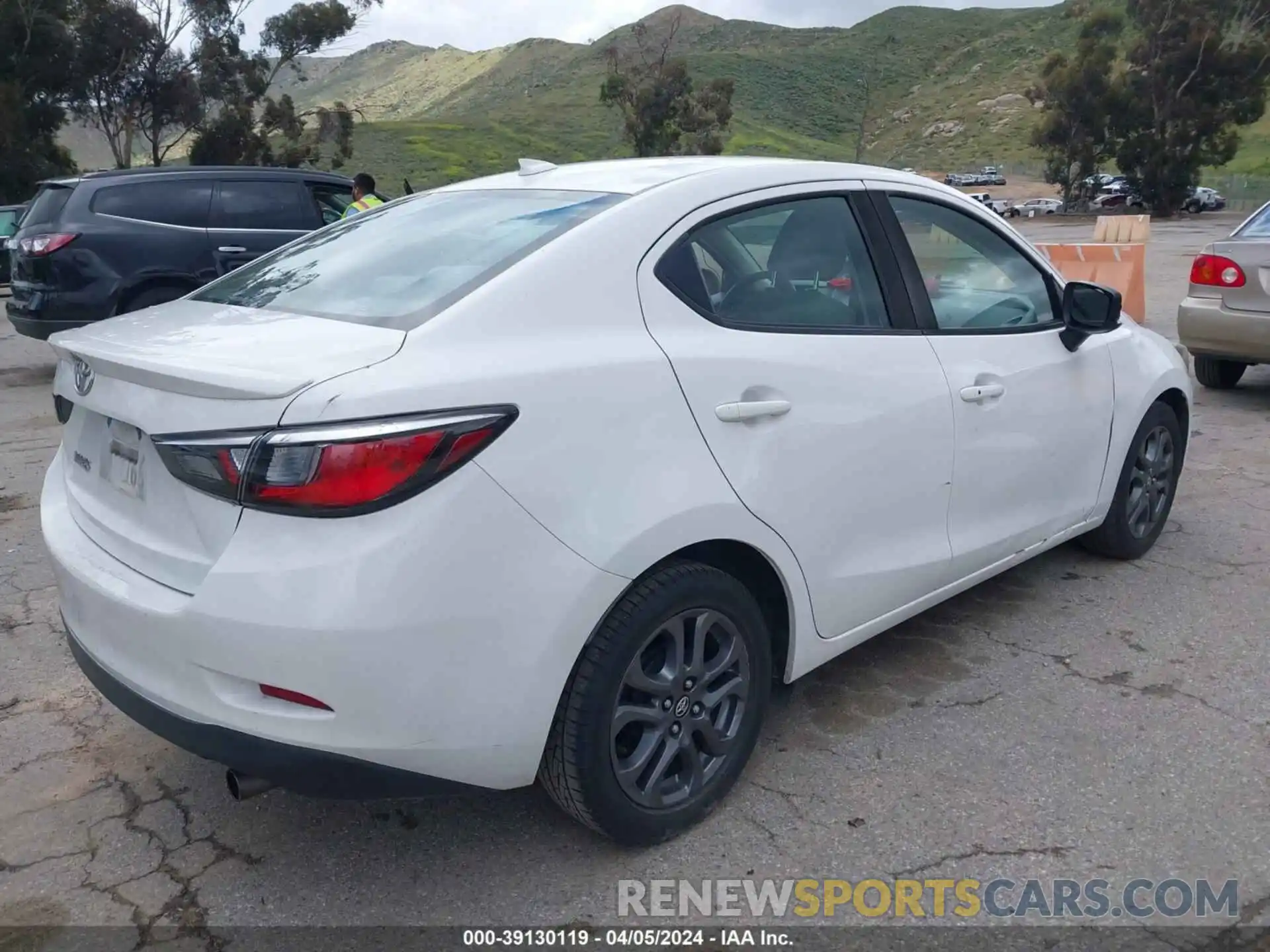 4 Photograph of a damaged car 3MYDLBYV1KY510839 TOYOTA YARIS 2019