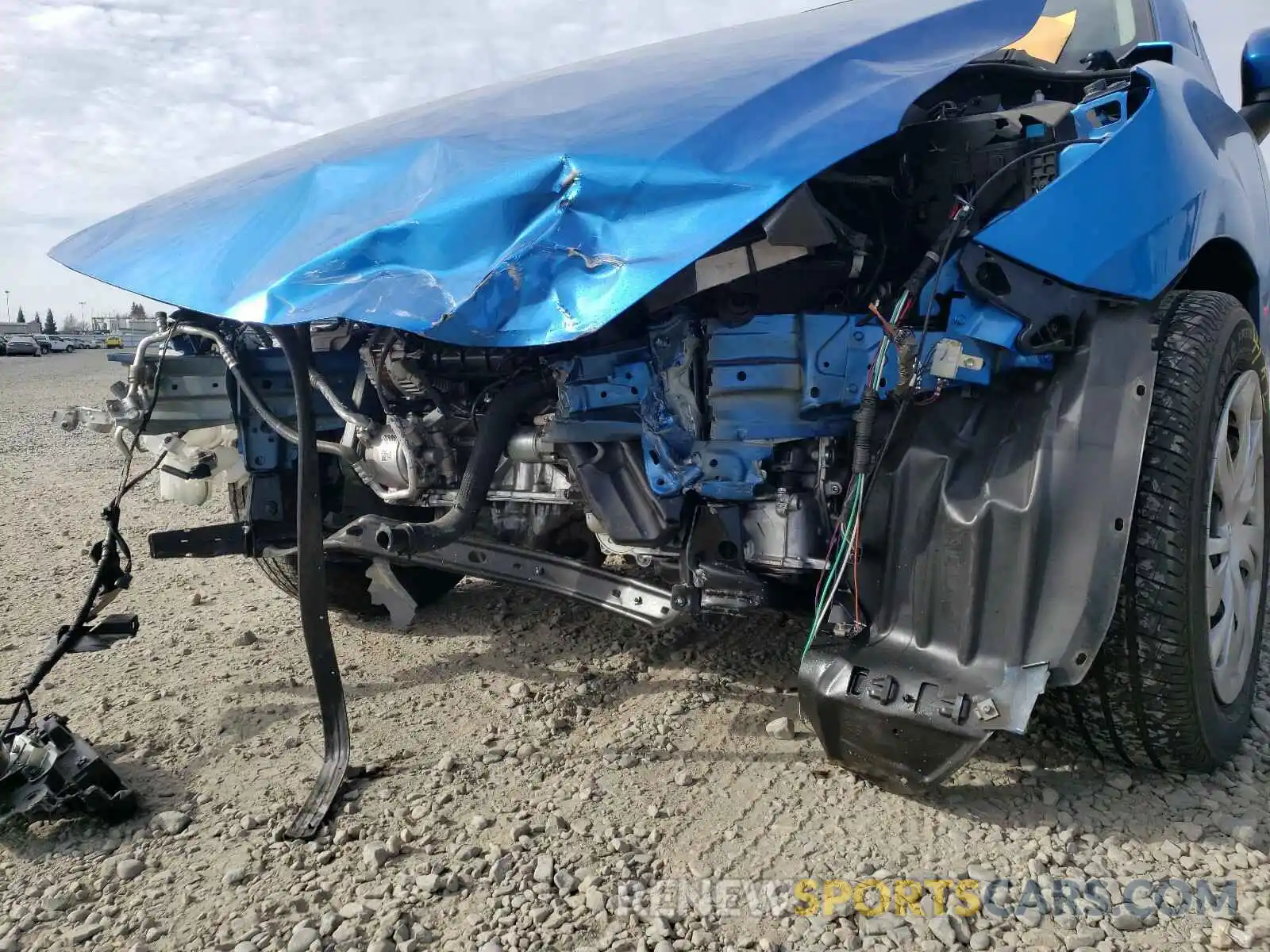 9 Photograph of a damaged car 3MYDLBYV1KY511313 TOYOTA YARIS 2019