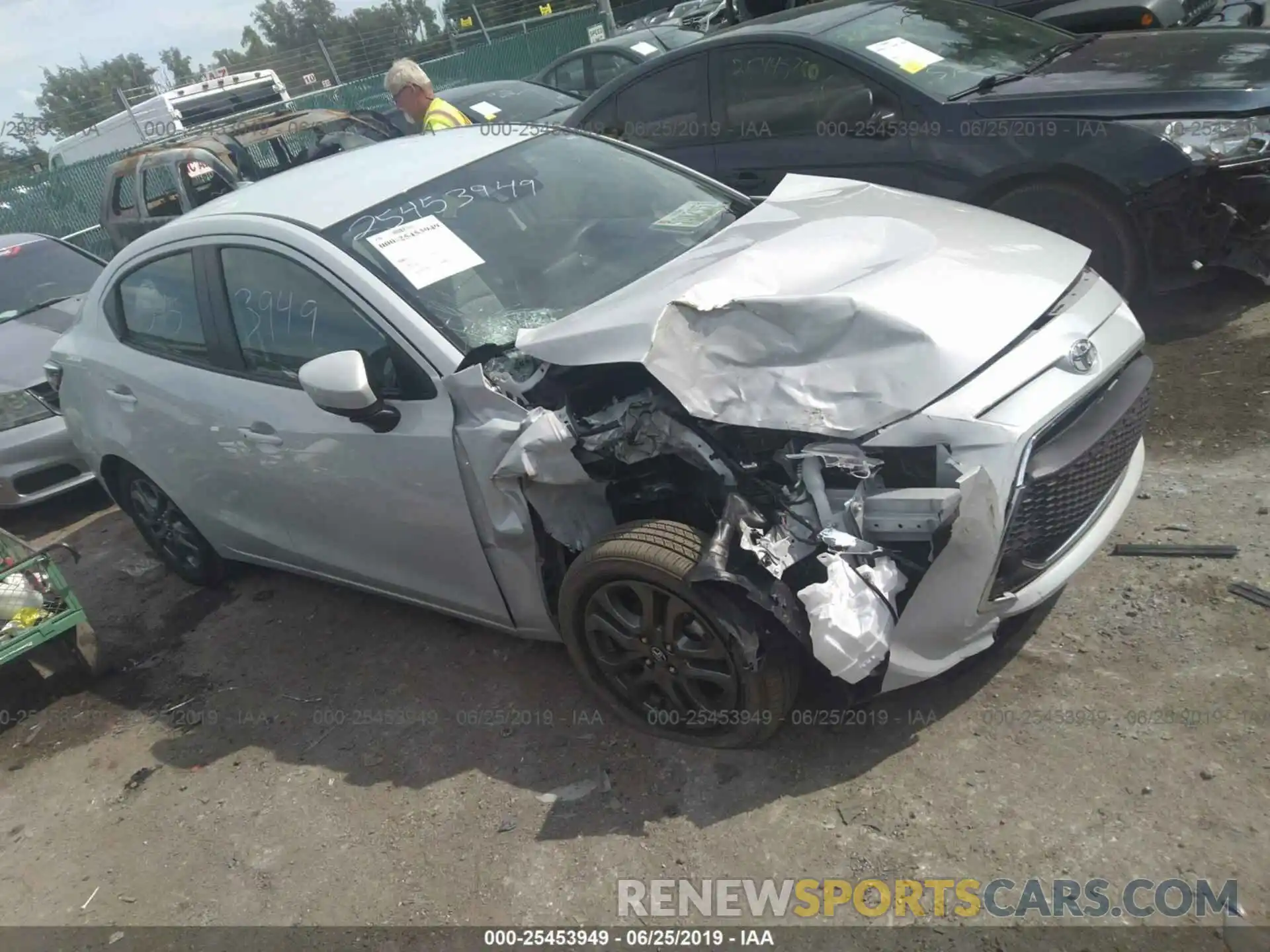 1 Photograph of a damaged car 3MYDLBYV1KY512834 TOYOTA YARIS 2019