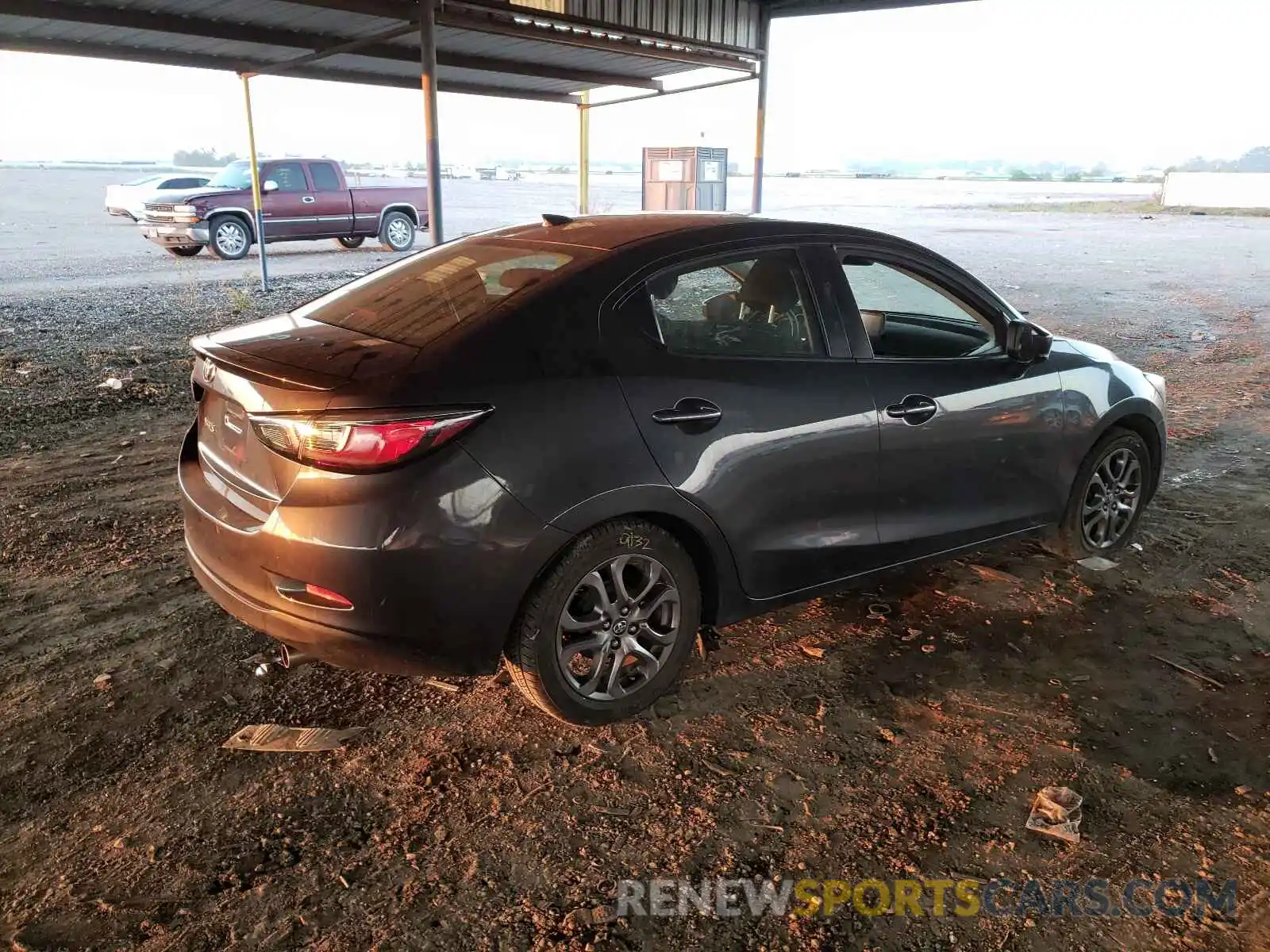 4 Photograph of a damaged car 3MYDLBYV1KY512901 TOYOTA YARIS 2019