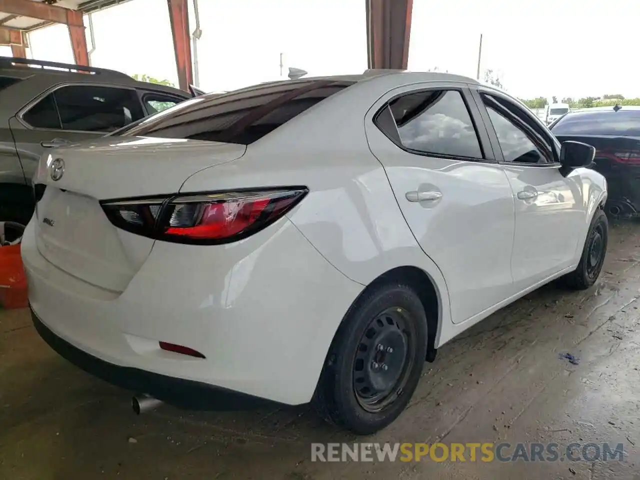 4 Photograph of a damaged car 3MYDLBYV1KY513515 TOYOTA YARIS 2019