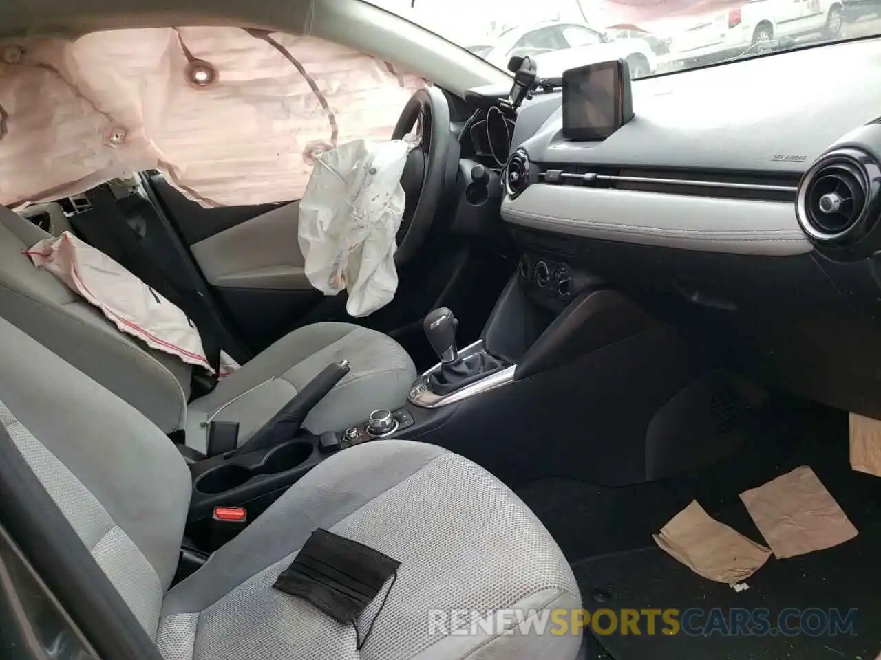 5 Photograph of a damaged car 3MYDLBYV1KY515295 TOYOTA YARIS 2019