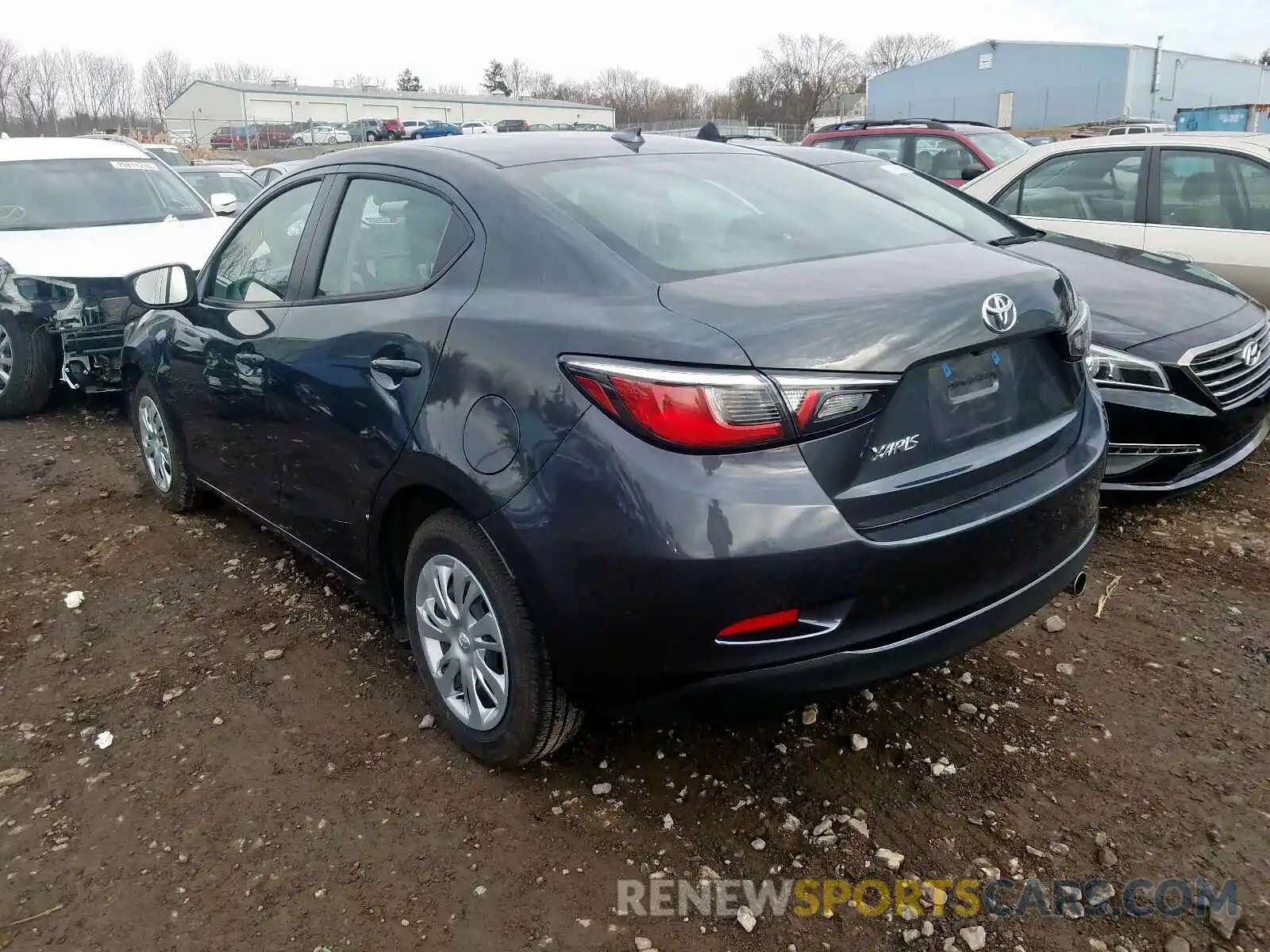 3 Фотография поврежденного автомобиля 3MYDLBYV1KY516074 TOYOTA YARIS 2019