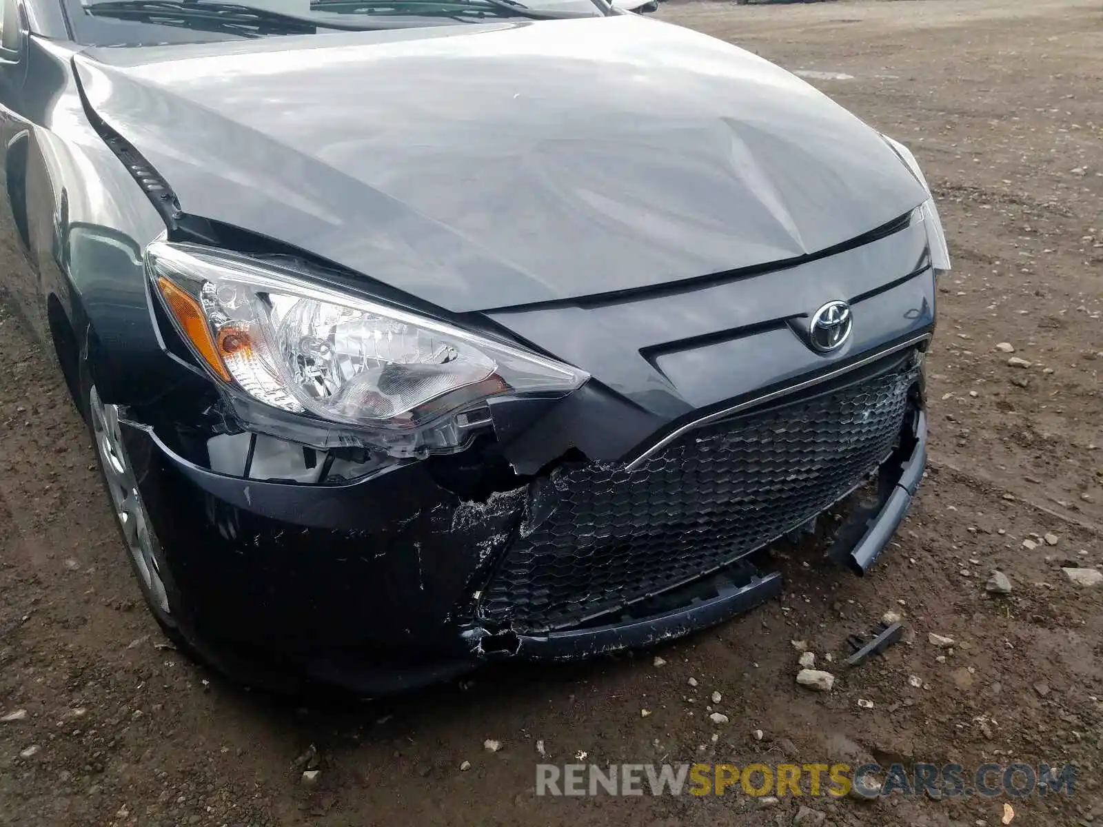 9 Photograph of a damaged car 3MYDLBYV1KY516074 TOYOTA YARIS 2019