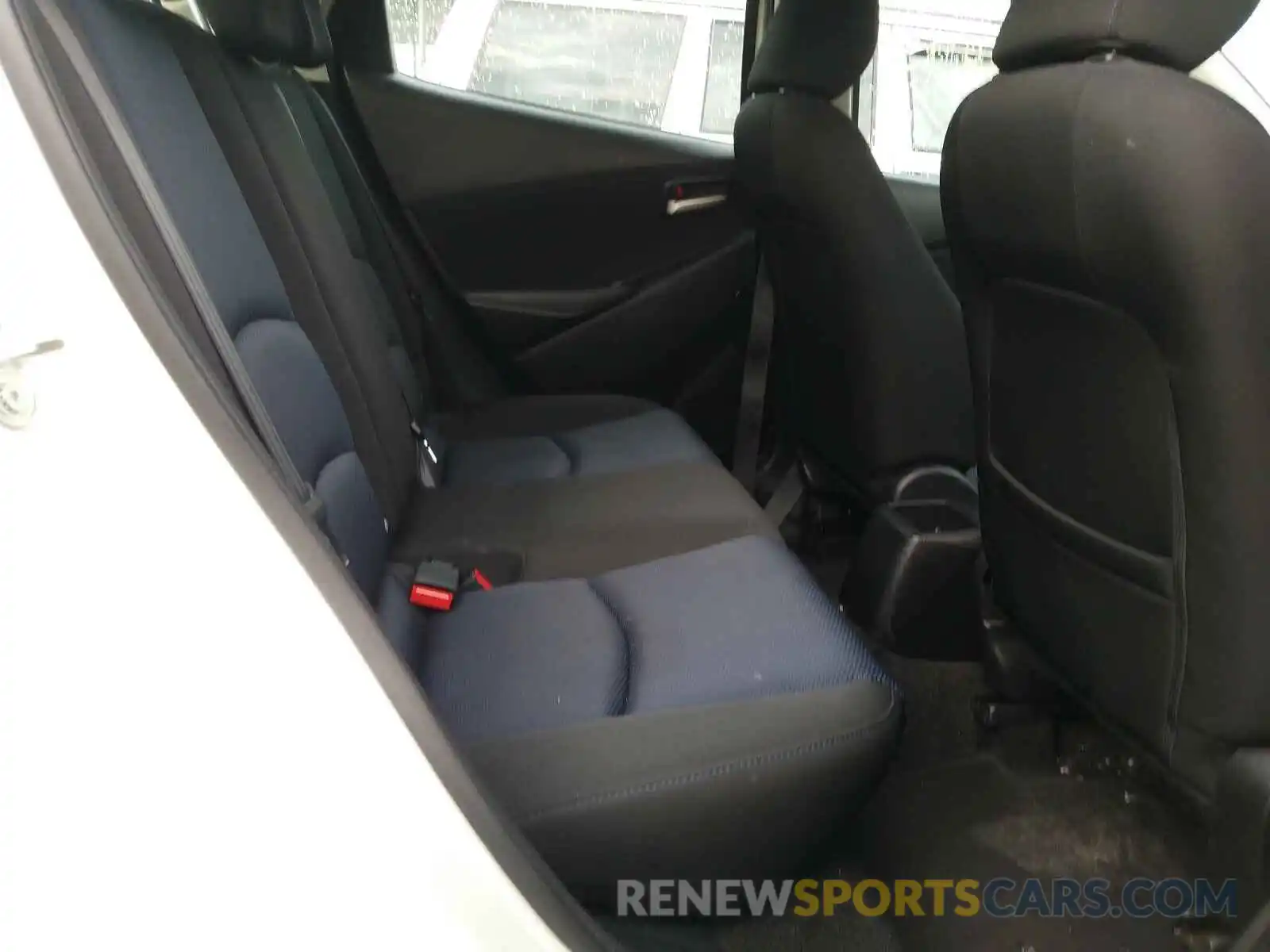 6 Photograph of a damaged car 3MYDLBYV1KY516804 TOYOTA YARIS 2019