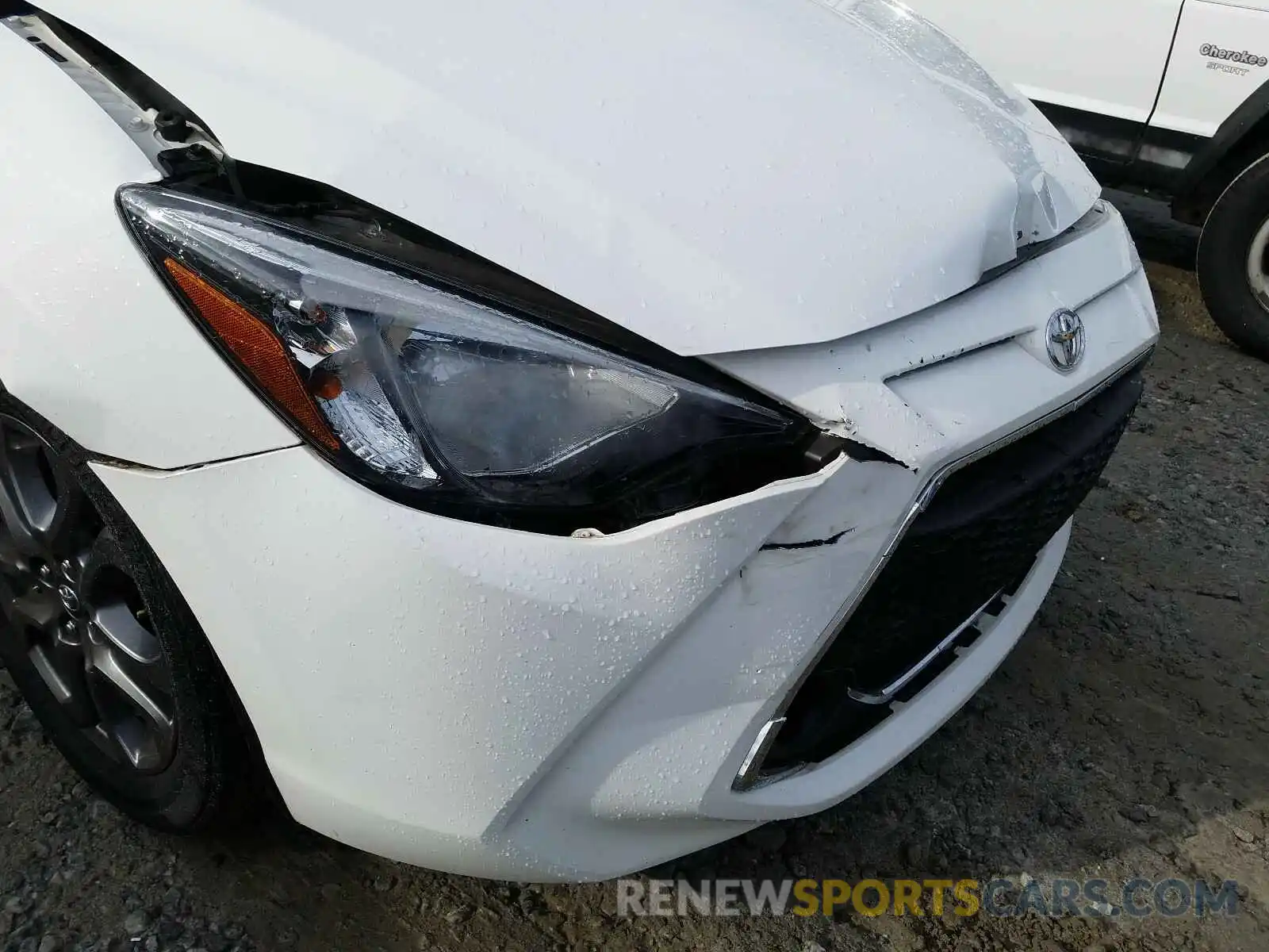 9 Photograph of a damaged car 3MYDLBYV1KY516804 TOYOTA YARIS 2019