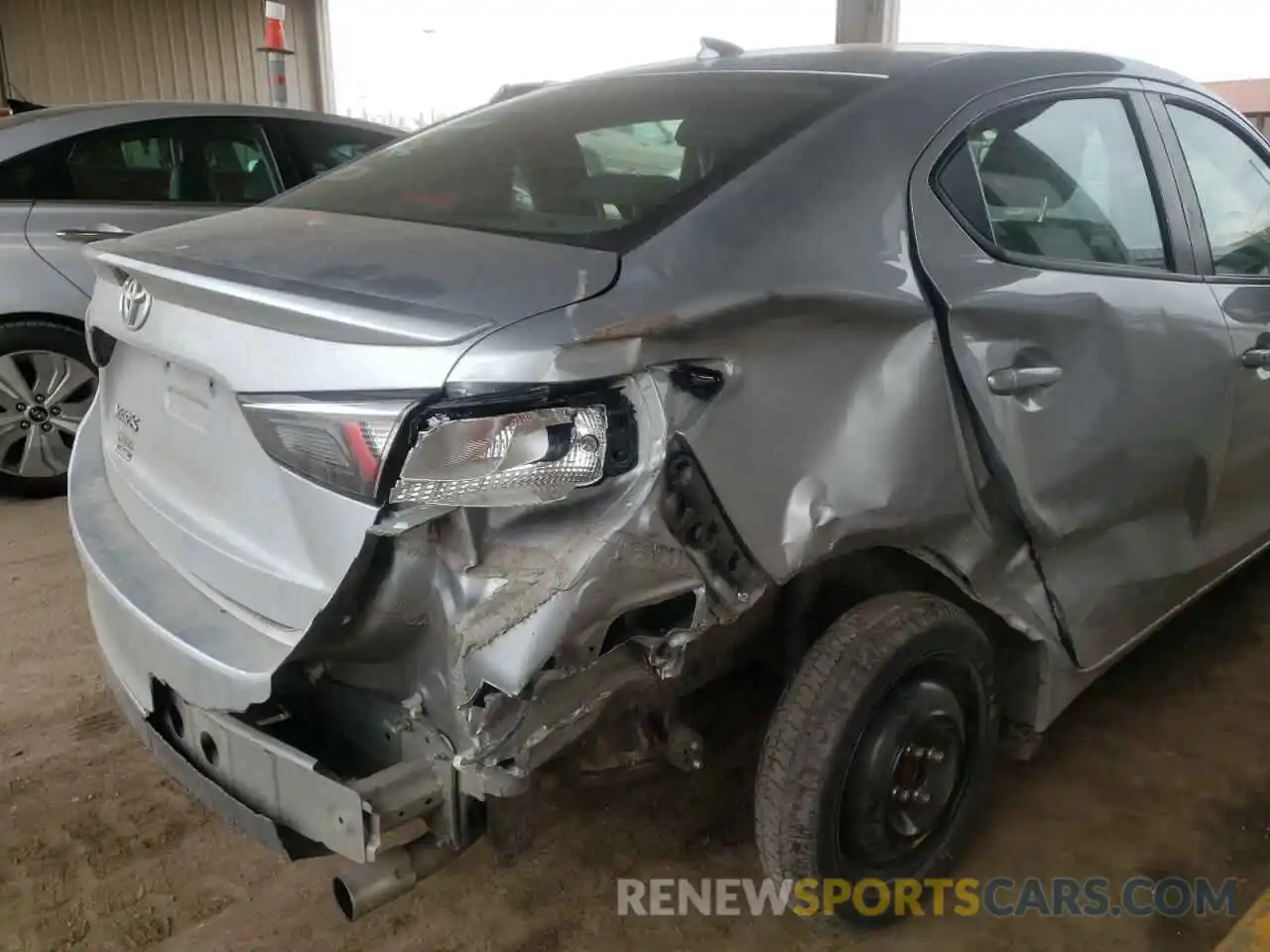 9 Photograph of a damaged car 3MYDLBYV1KY517189 TOYOTA YARIS 2019