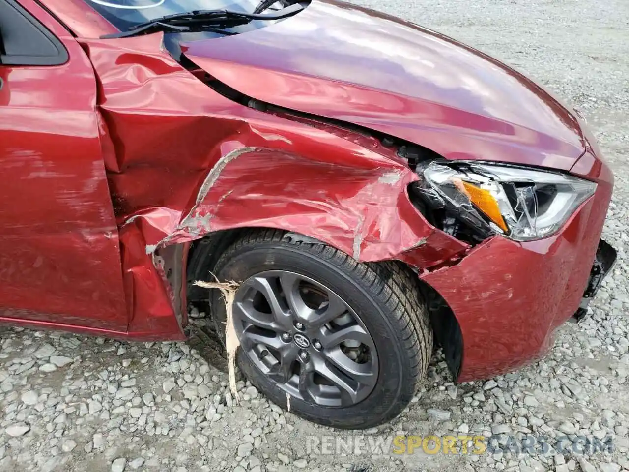 9 Photograph of a damaged car 3MYDLBYV1KY517872 TOYOTA YARIS 2019