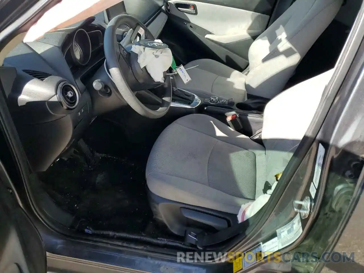 7 Photograph of a damaged car 3MYDLBYV1KY518388 TOYOTA YARIS 2019